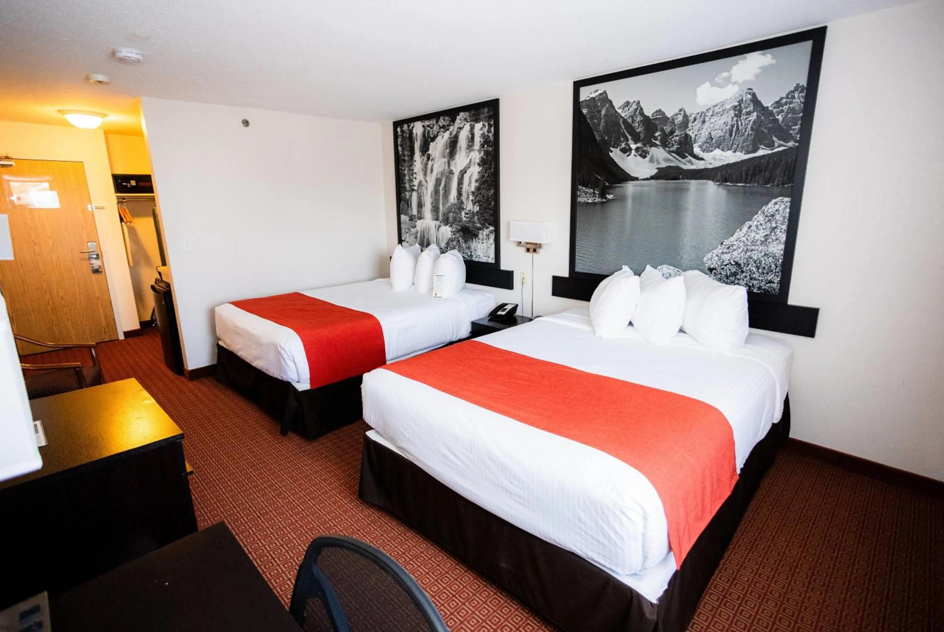 Queen Room with Two Queen Beds - Non-Smoking in Super 8 by Wyndham Drayton Valley