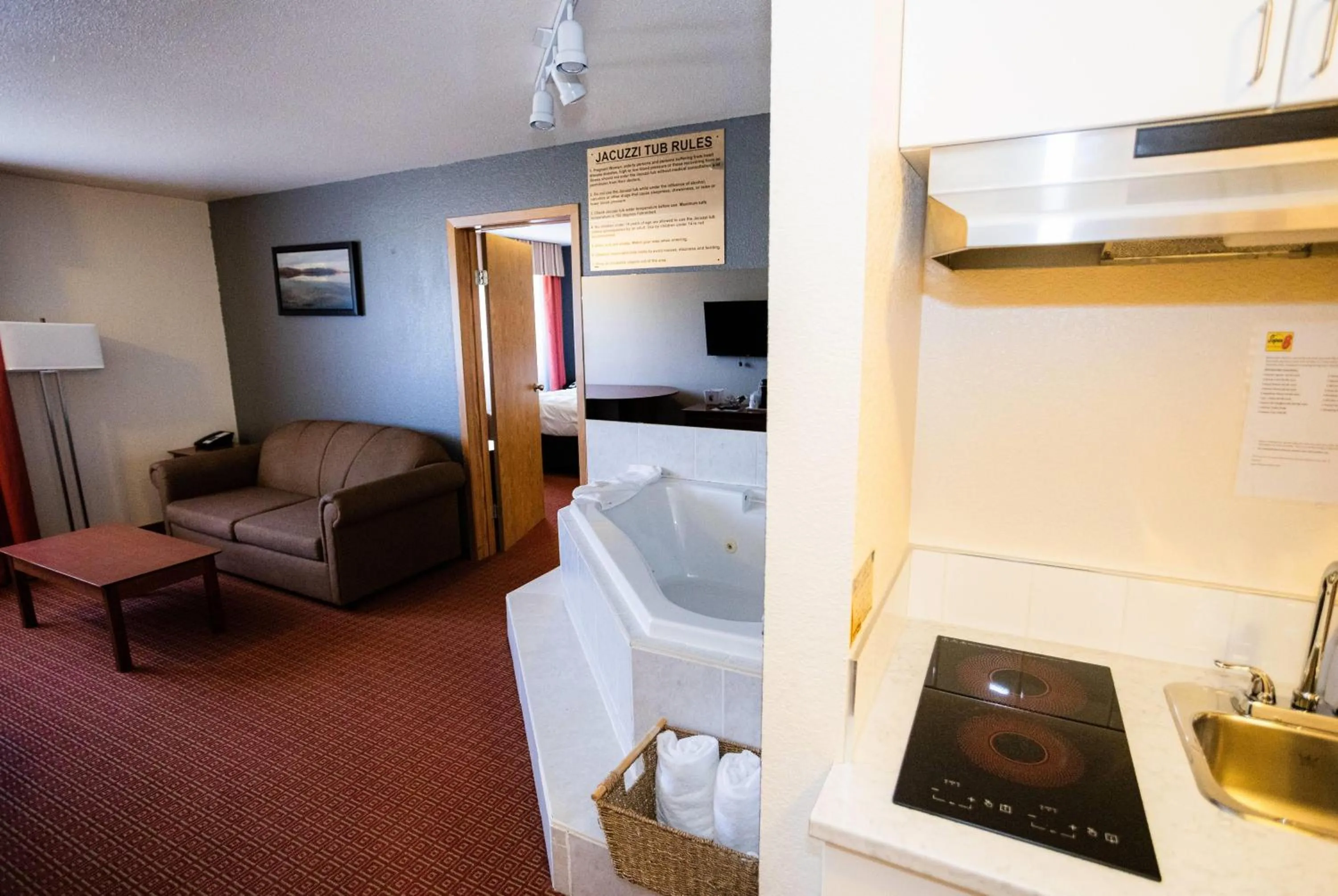 One-Bedroom King Luxury Suite - Non-Smoking in Super 8 by Wyndham Drayton Valley