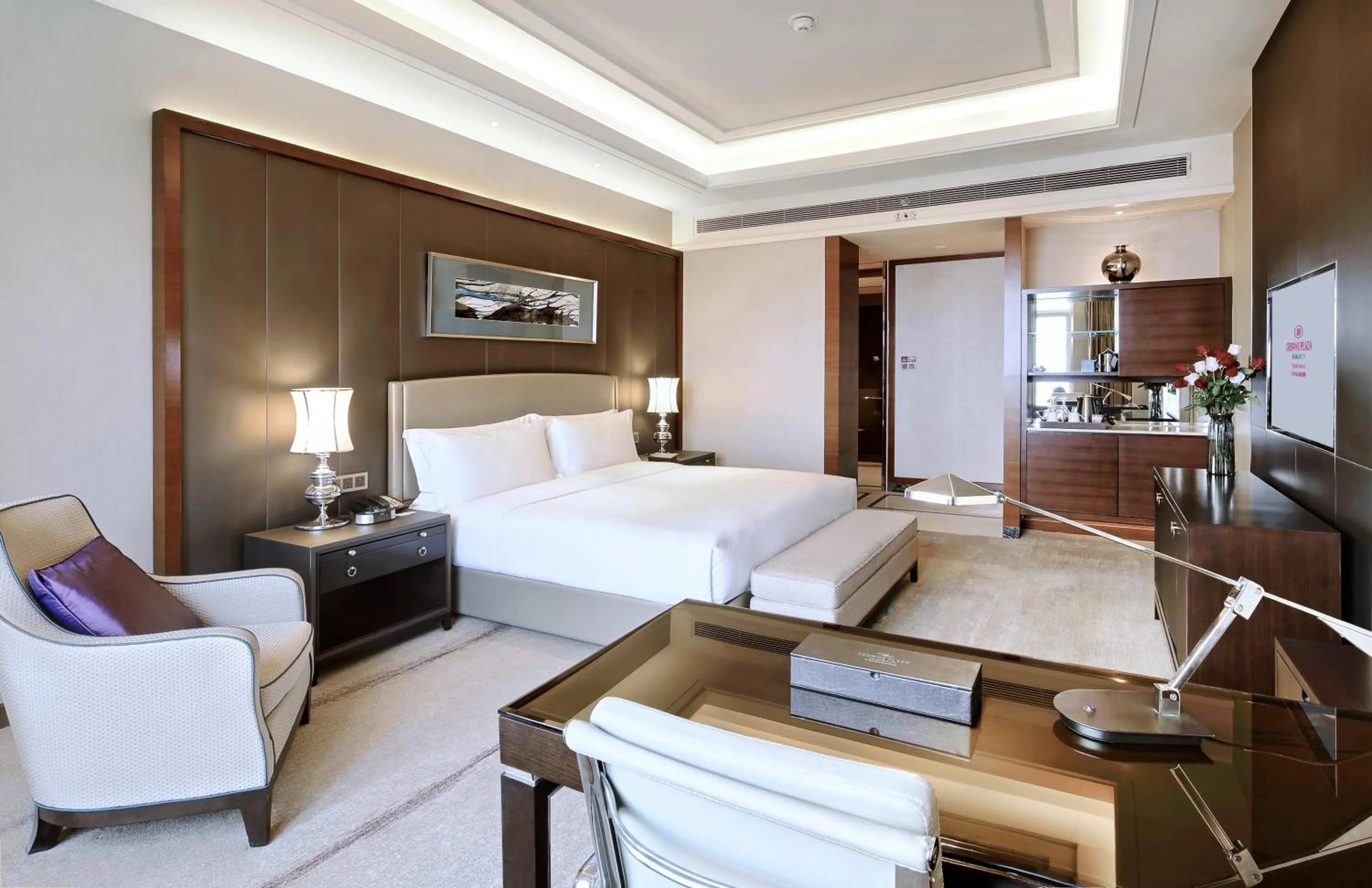 One-Bedroom Suite in Crowne Plaza Tianjin Jinnan by IHG
