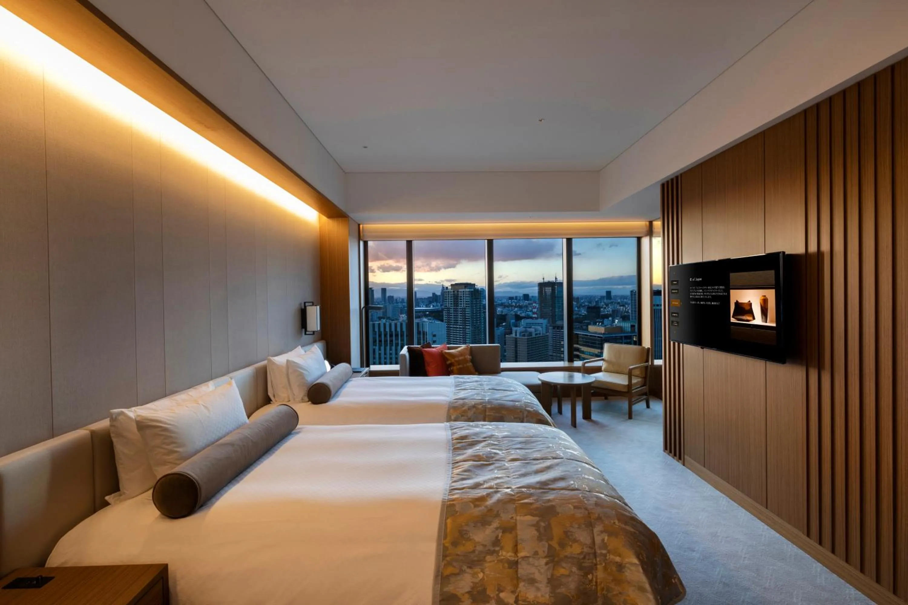 [Prestige] Twin Room with View Bath in The Okura Tokyo