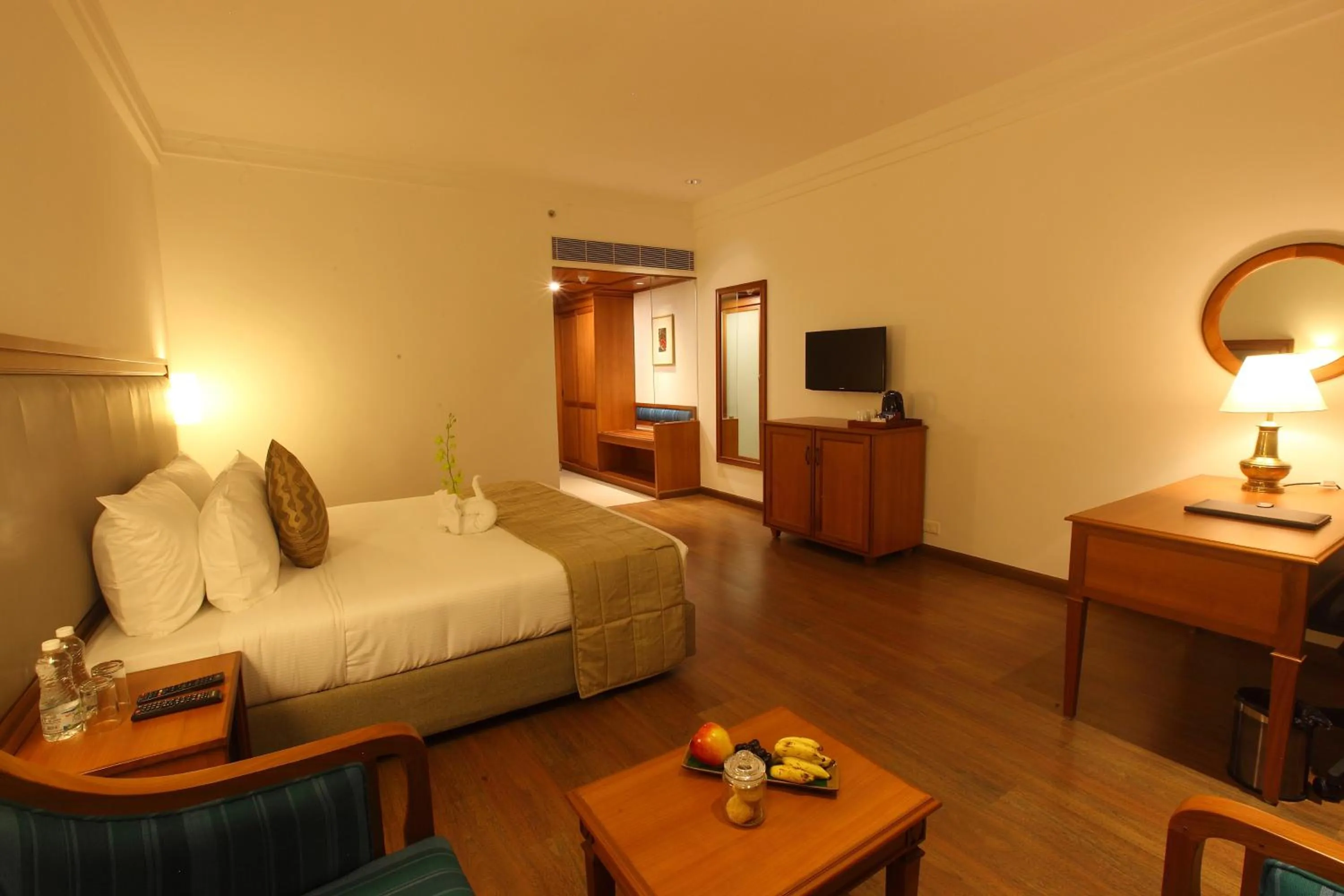 Monsoon Premium (King Bed) - single occupancy in Monsoon Empress Kochi