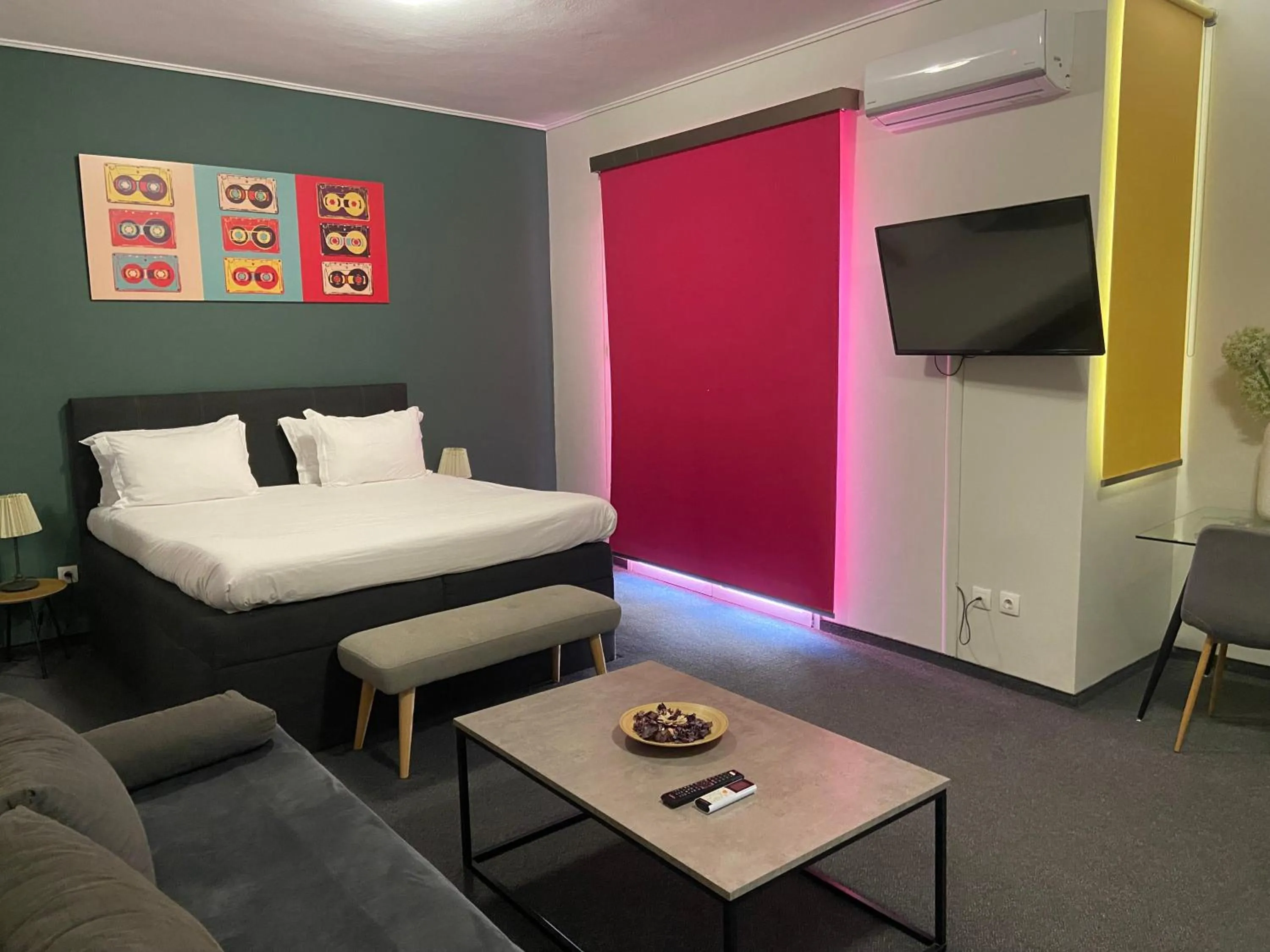 One-Bedroom Suite in Connect Suites