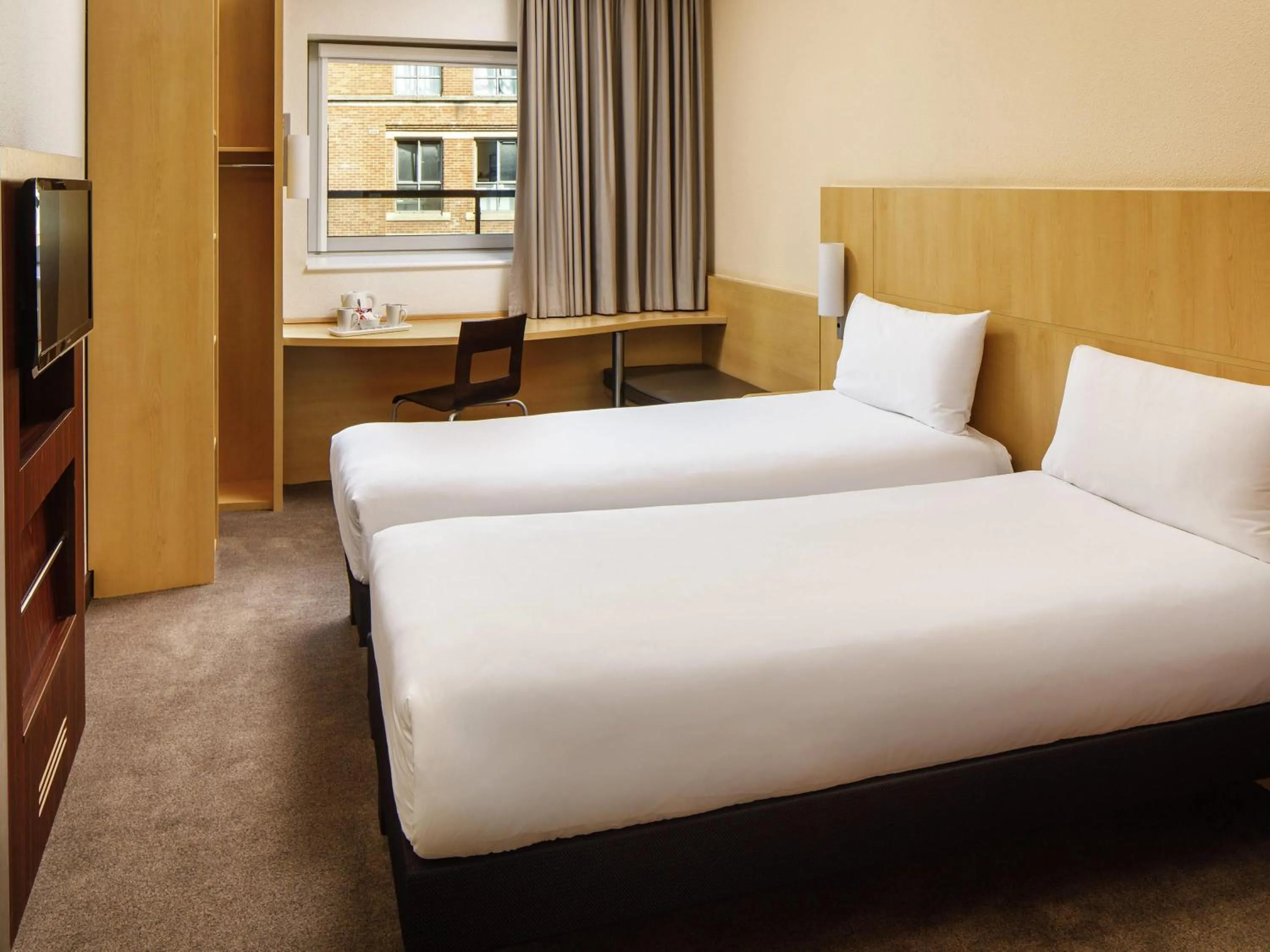 Twin Room in ibis Nottingham Centre