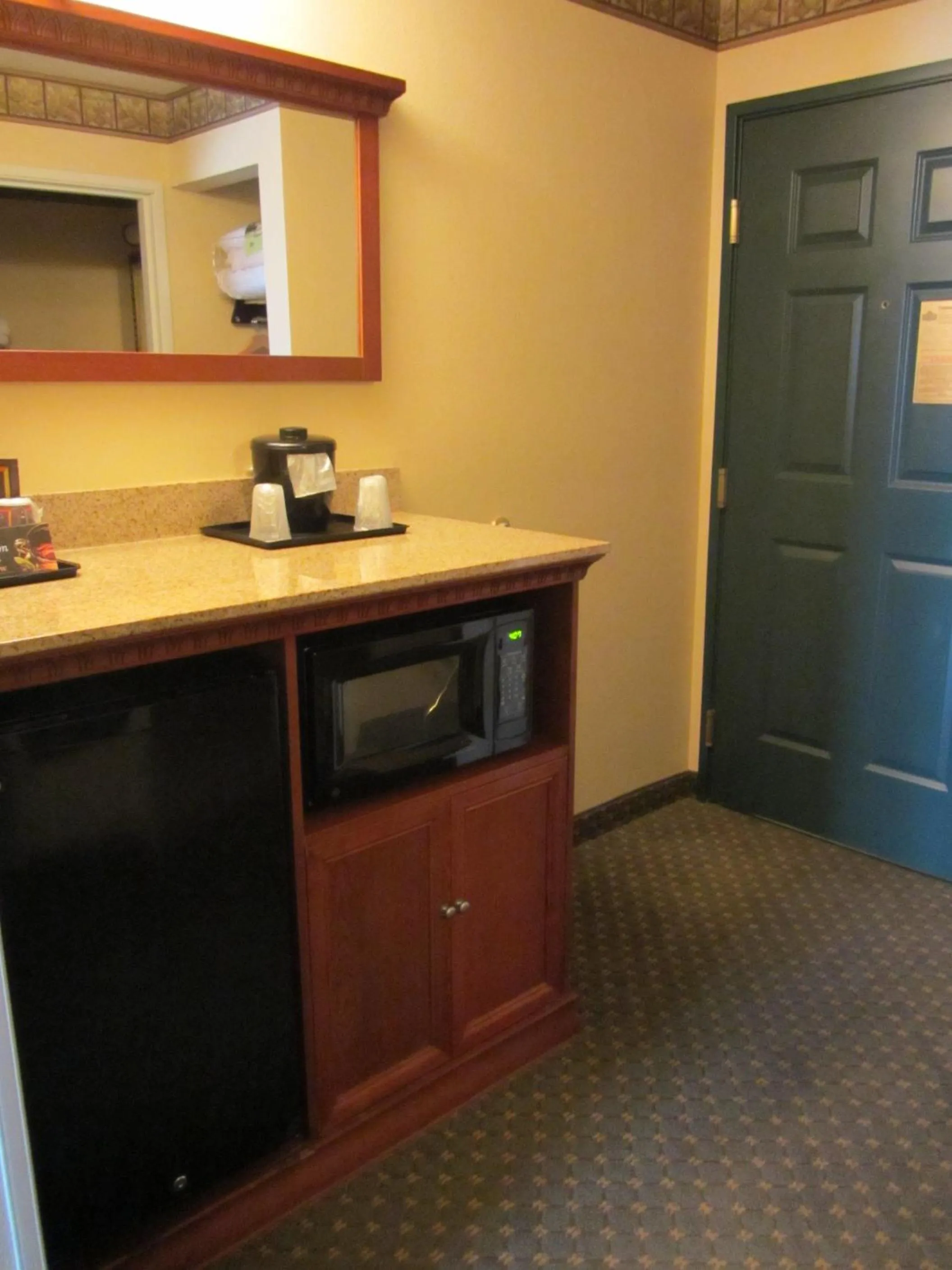 Queen Room with Two Queen Beds - Disability Access in Country Inn & Suites by Radisson, Amarillo I-40 West, TX