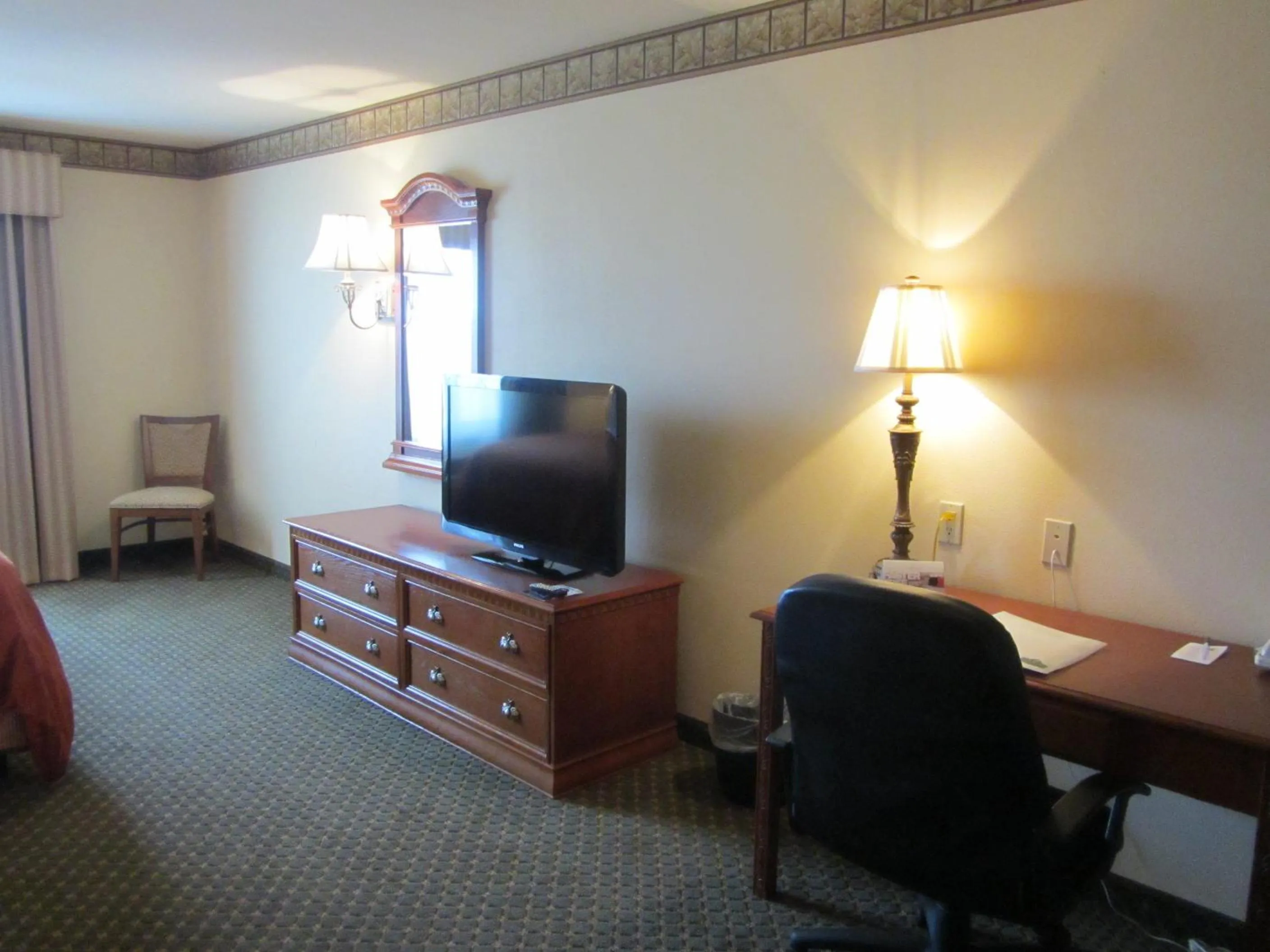 King Room - Disability Access/Non-Smoking in Country Inn & Suites by Radisson, Amarillo I-40 West, TX
