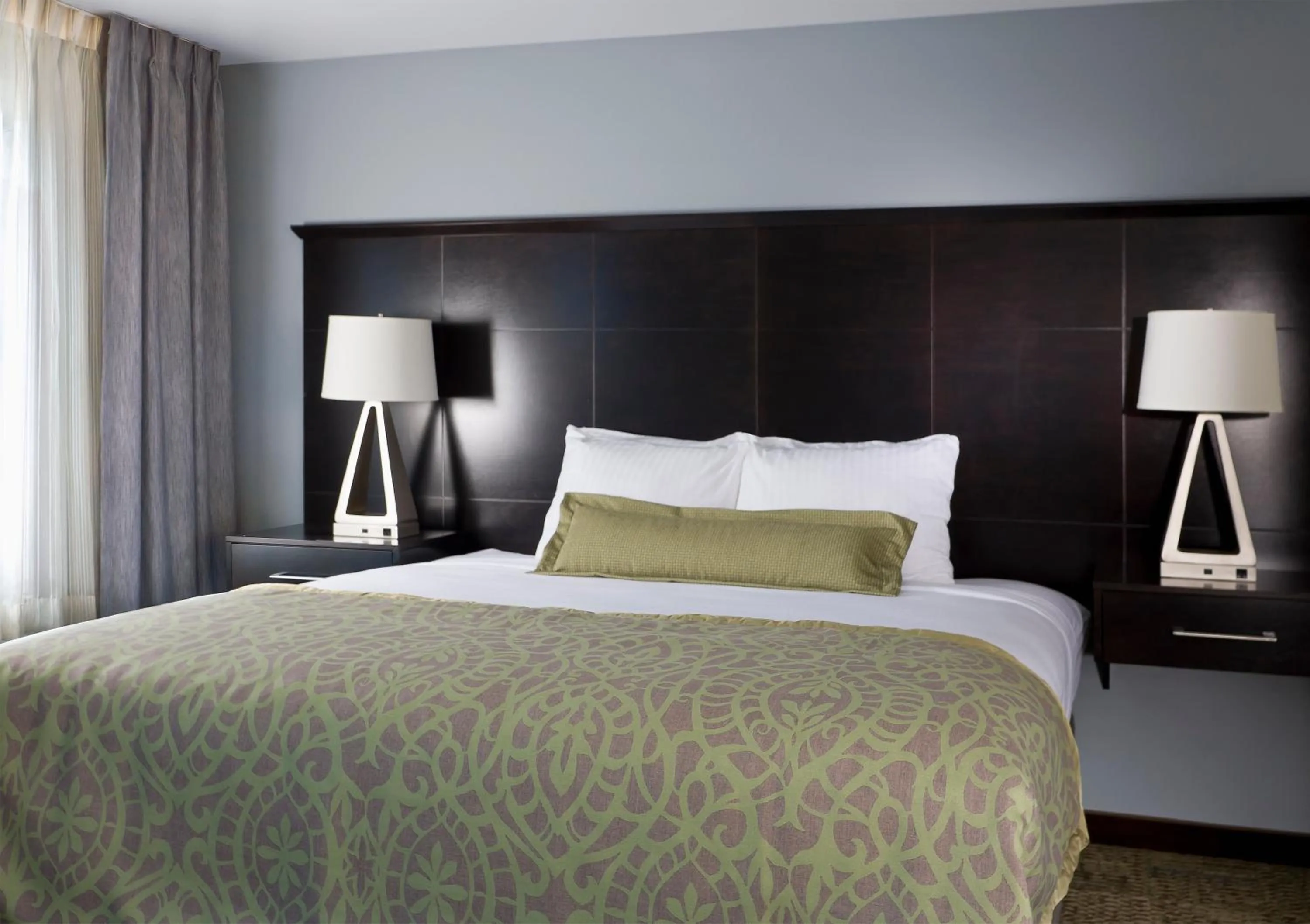 King Studio Suite - Mobility Access Tub/Non-Smoking in Staybridge Suites Montgomeryville by IHG
