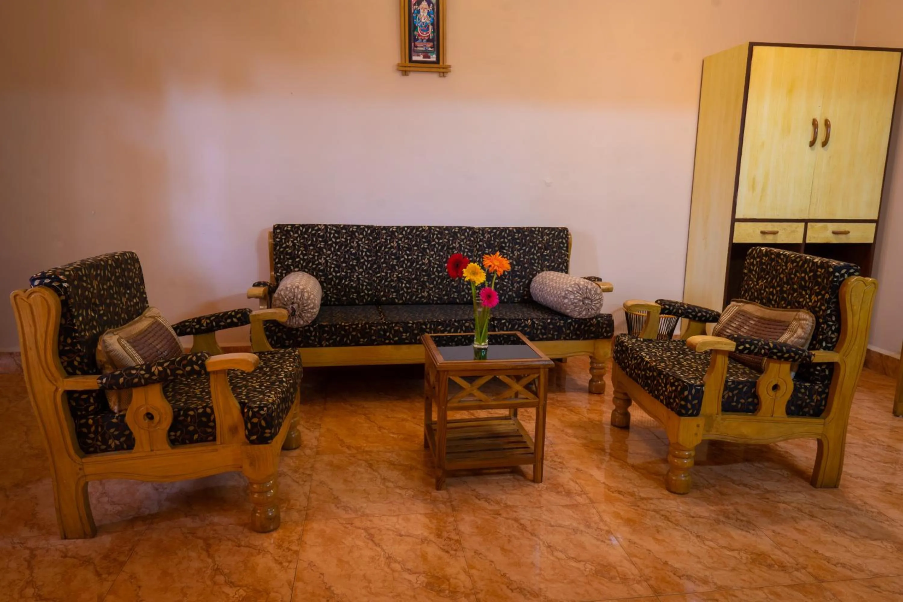 Deluxe Double Room with Balcony in Alcove Resort Vagator