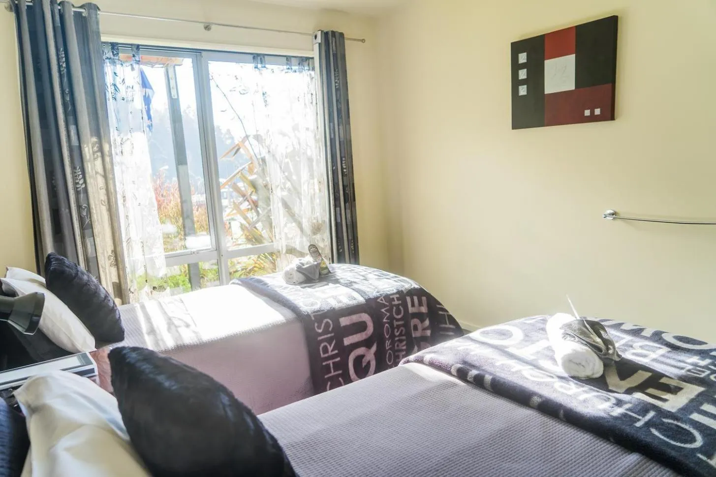 Twin Room with Shared Bathroom in Tombstone Motel, Lodge & Backpackers