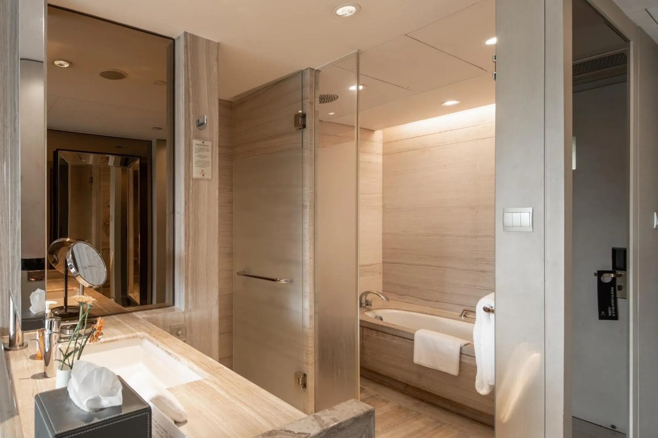 King Room with Mountain View in Grand Pacific Hotel Ningbo