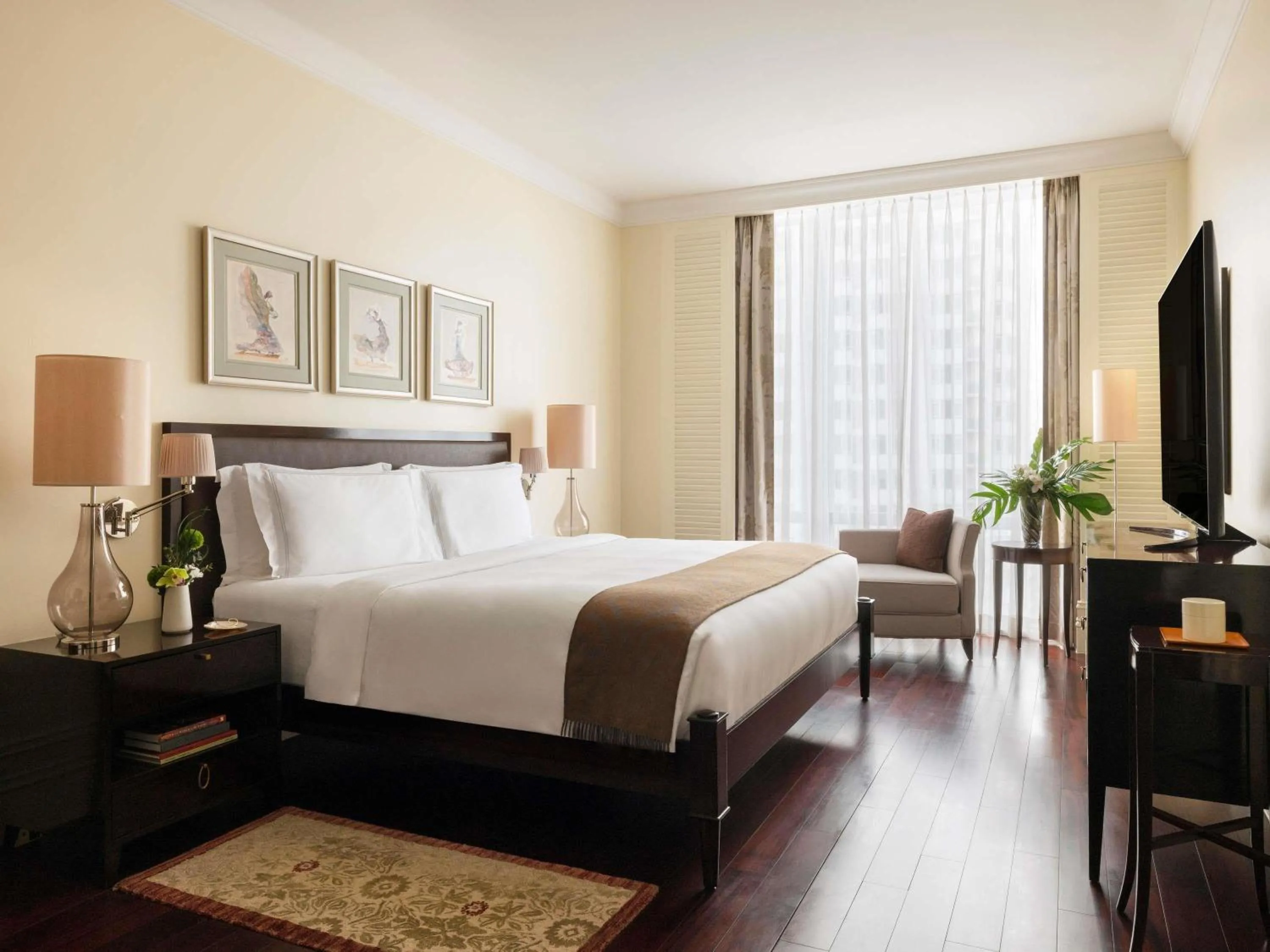 Artists King Suite in Raffles Makati