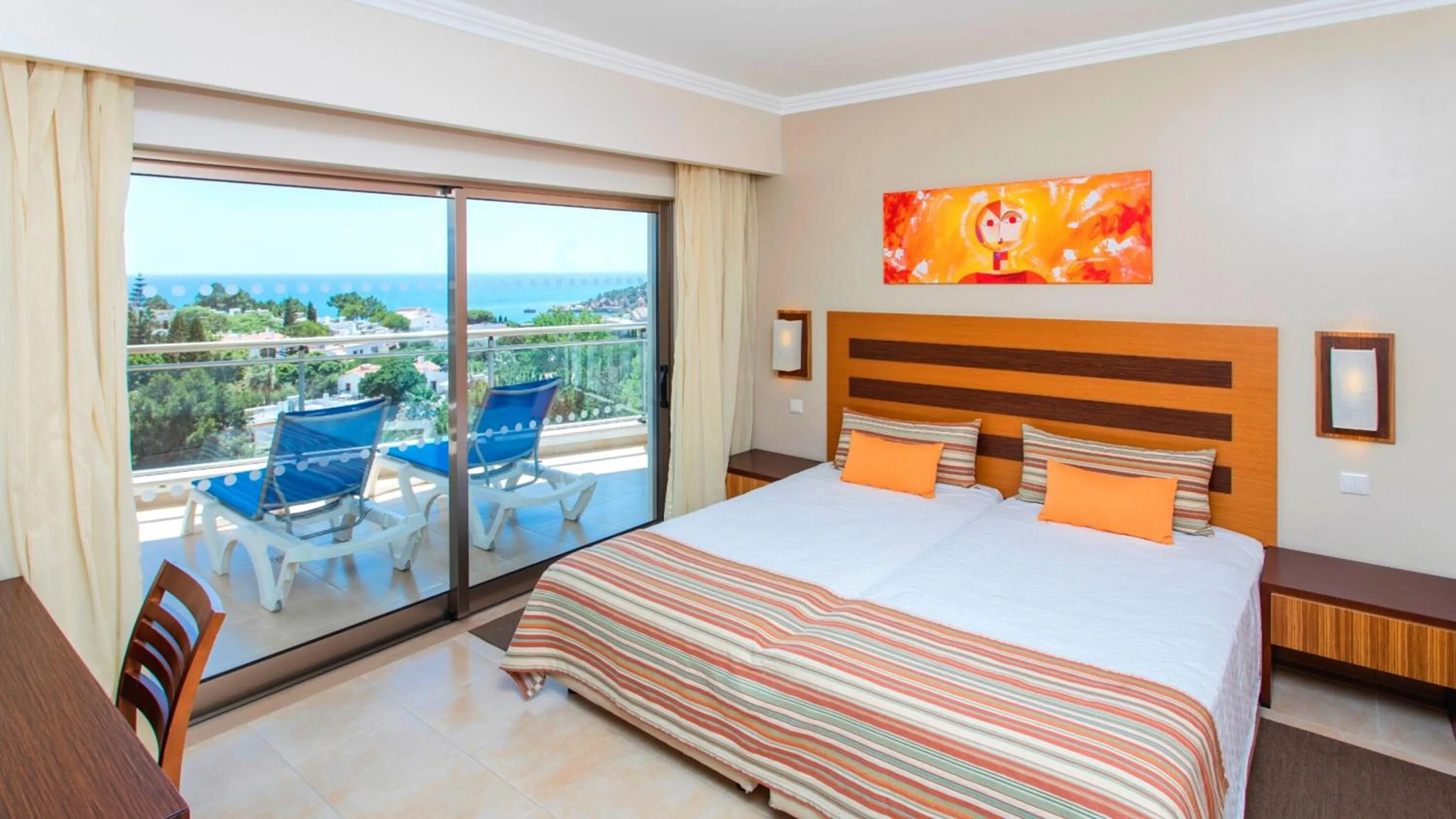 Two-Bedroom Apartment with Sea View in Alfagar Aparthotel