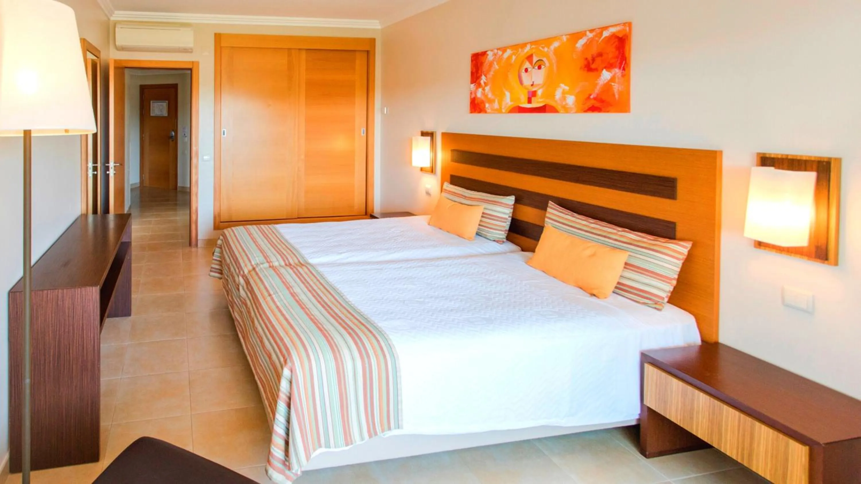 One-Bedroom Apartment with Sea View in Alfagar Aparthotel