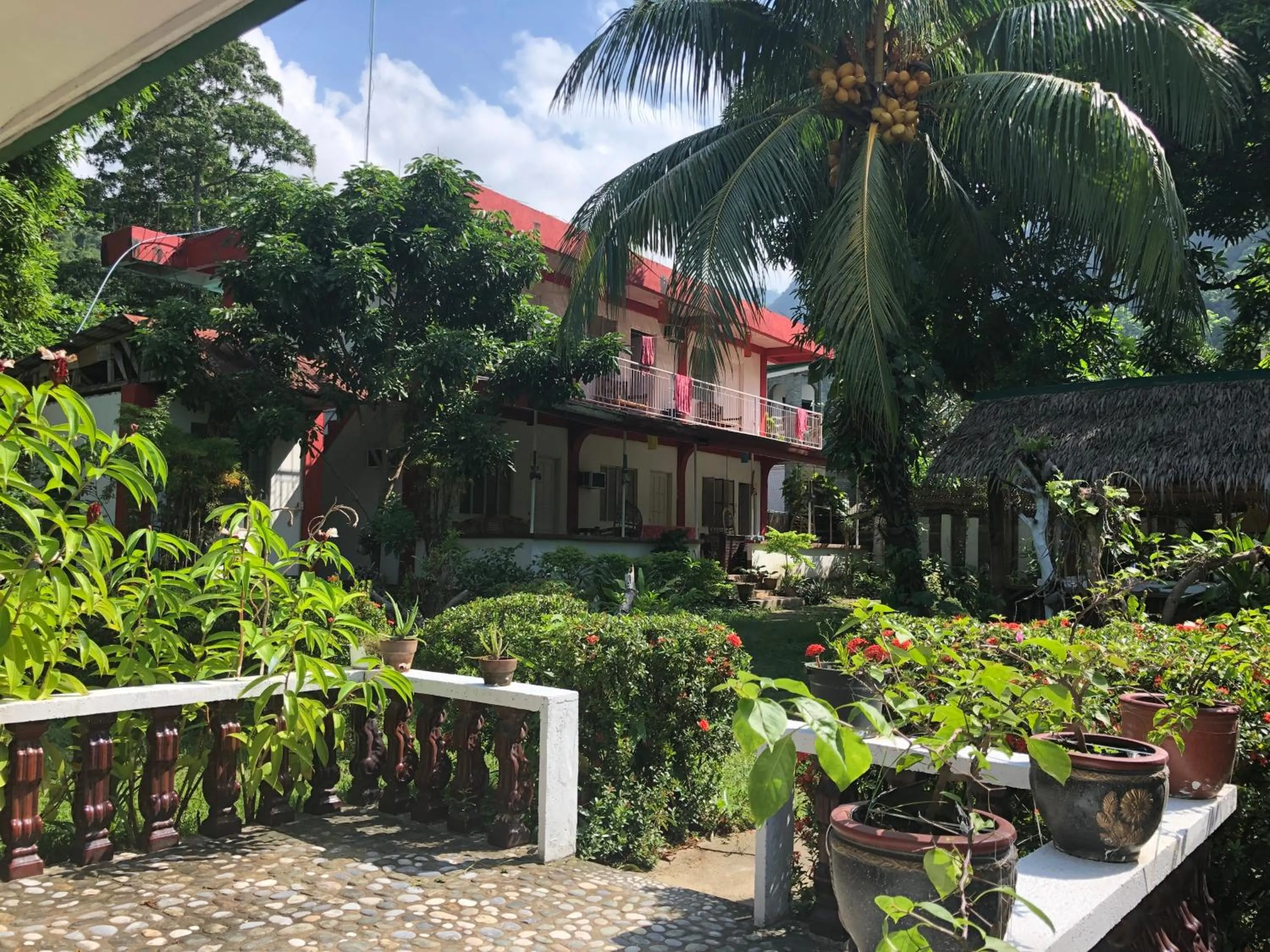 Two-Bedroom House in Puerto Galera Hostel