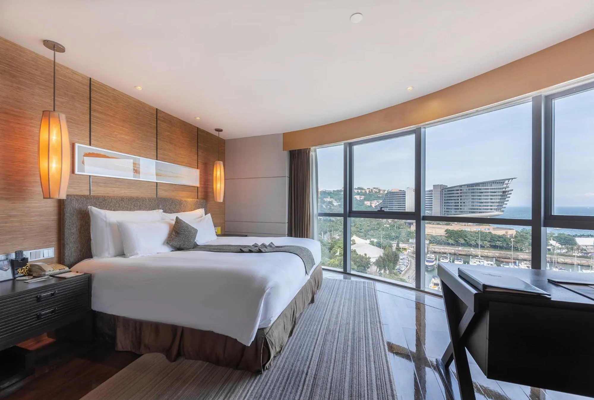 Deluxe Suite with Sea View in Shenzhen Dameisha Kingkey Palace Hotel