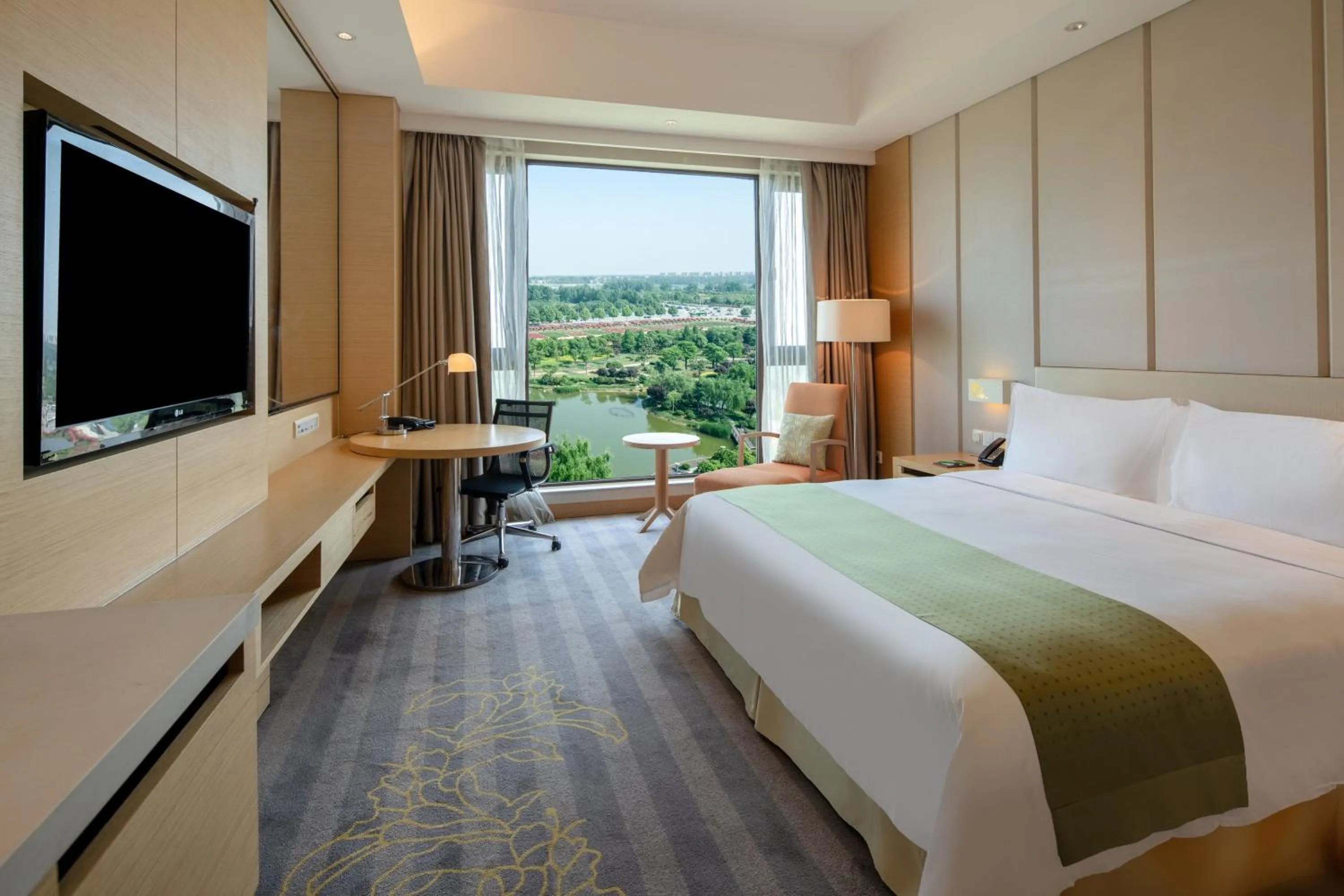 Standard King Room with Lake View in Holiday Inn Nanyang by IHG