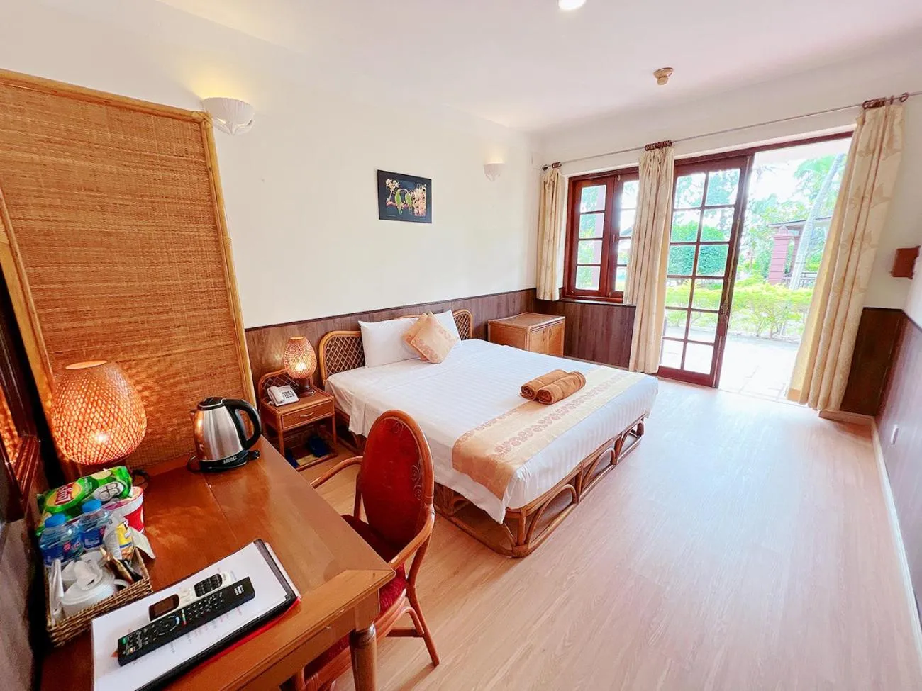 Double or Twin Room with Garden View - Free Mini-bar in Room in Little Muine Cottages Resort
