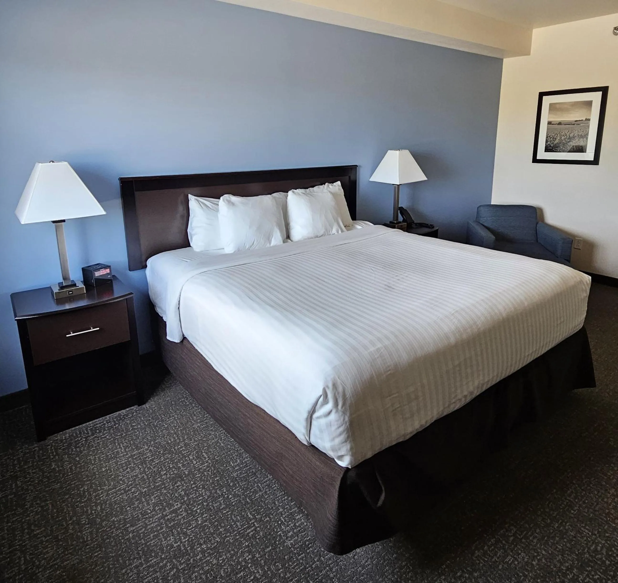King Room - Disability Access in Cobblestone Inn & Suites – Manchester
