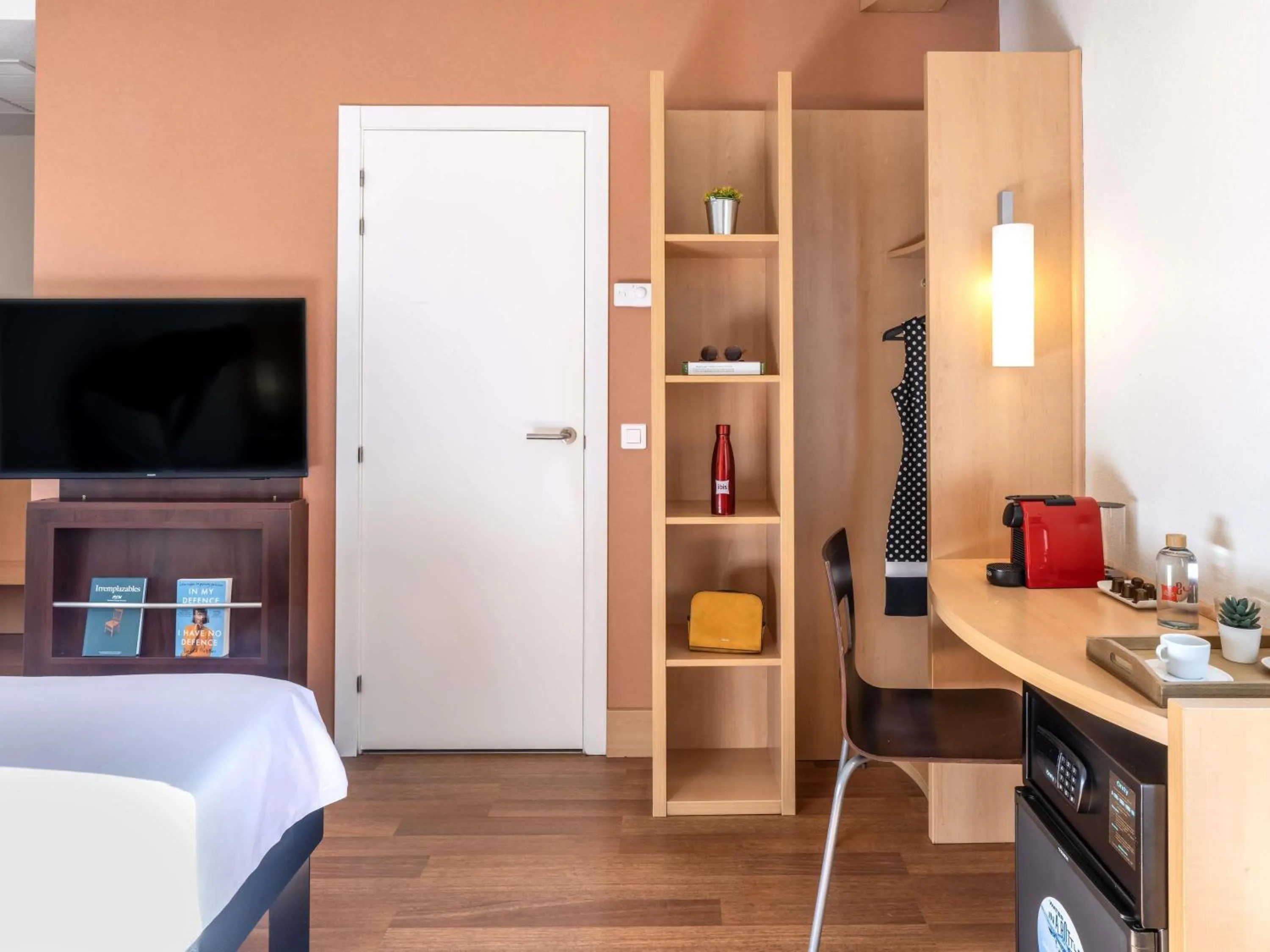 Room with Terrace in Ibis Madrid Centro las Ventas