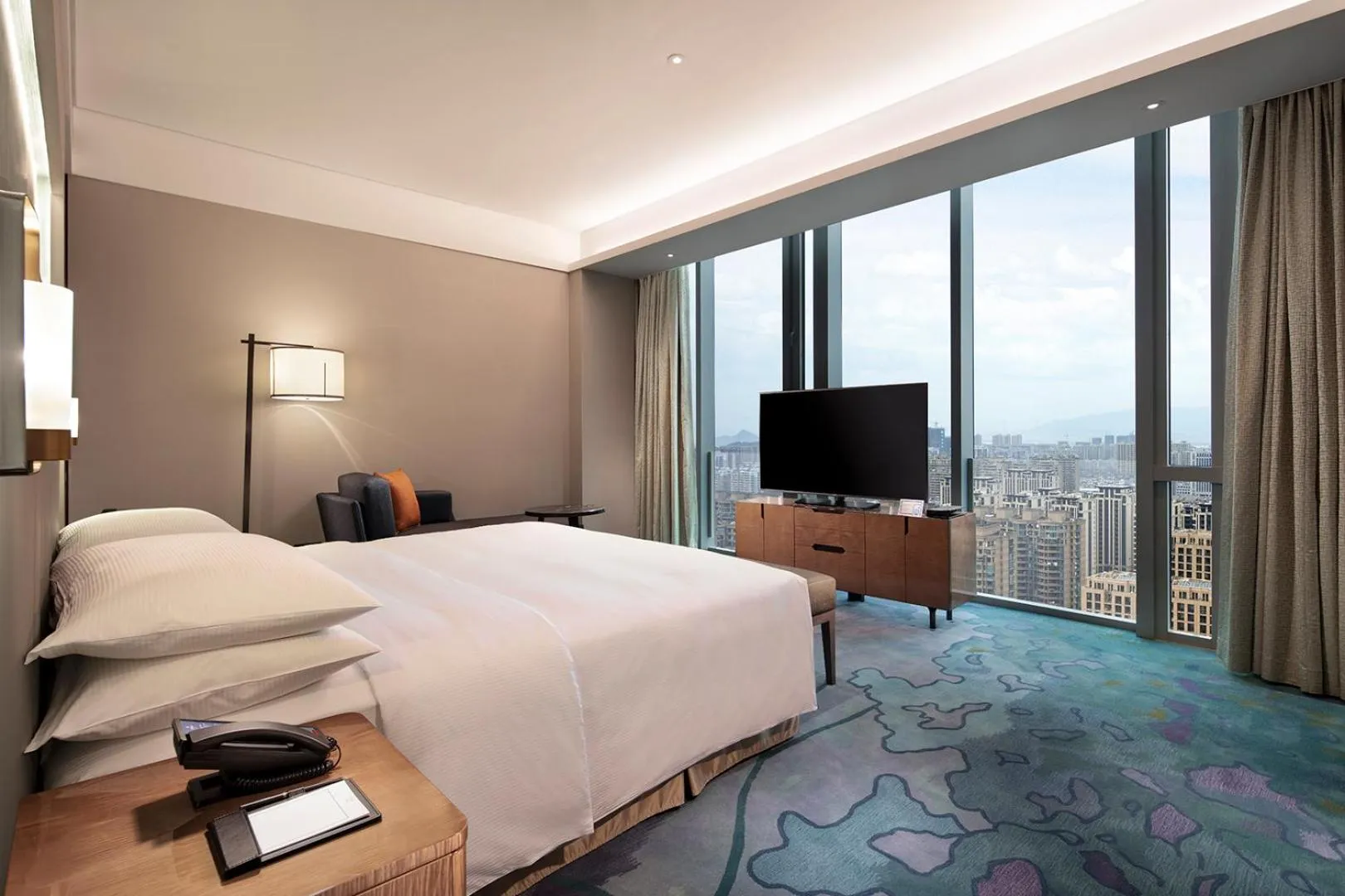 One-Bedroom Executive King Suite in Hilton Taizhou