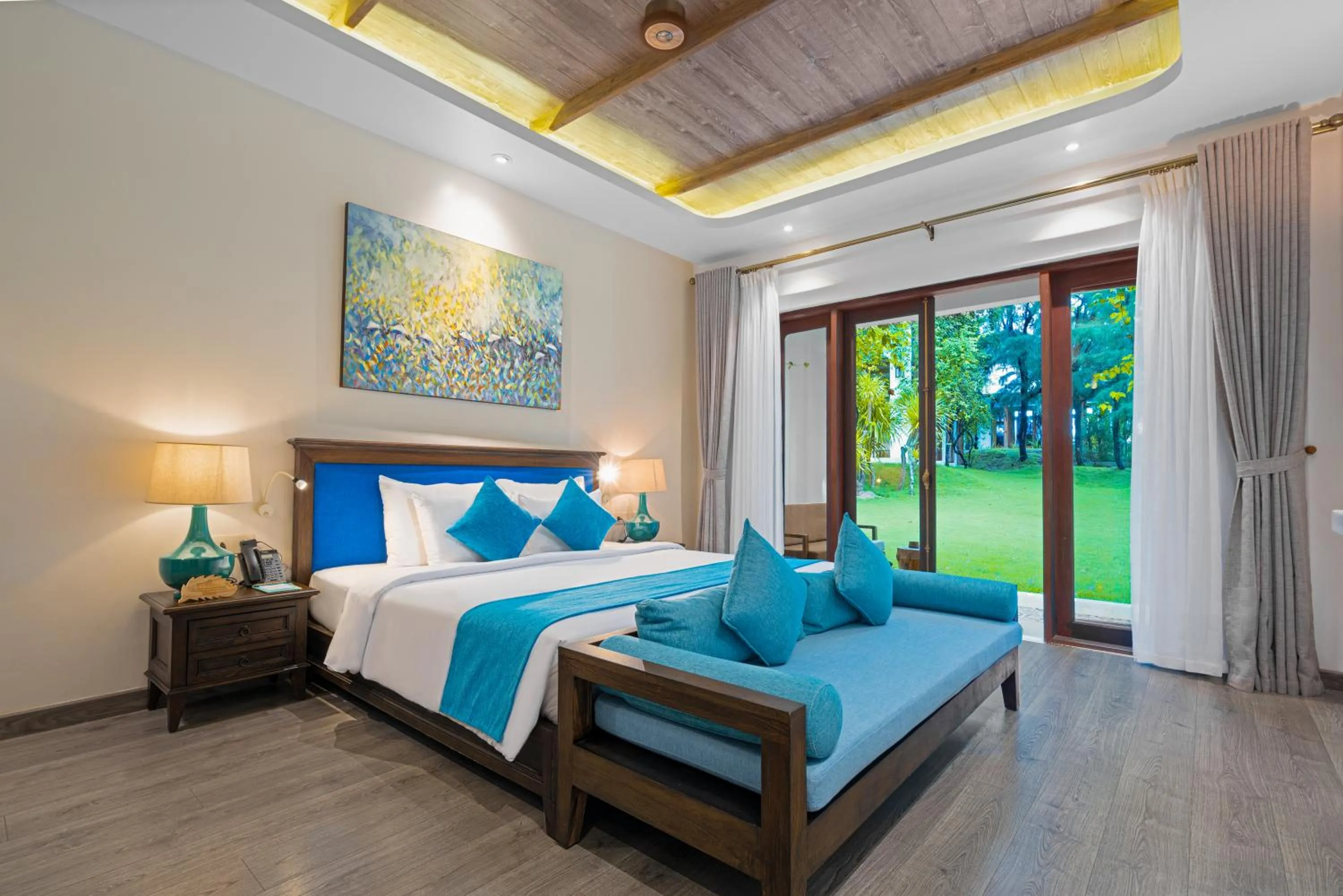Premium Deluxe King Room with Garden View in Stelia Beach Resort