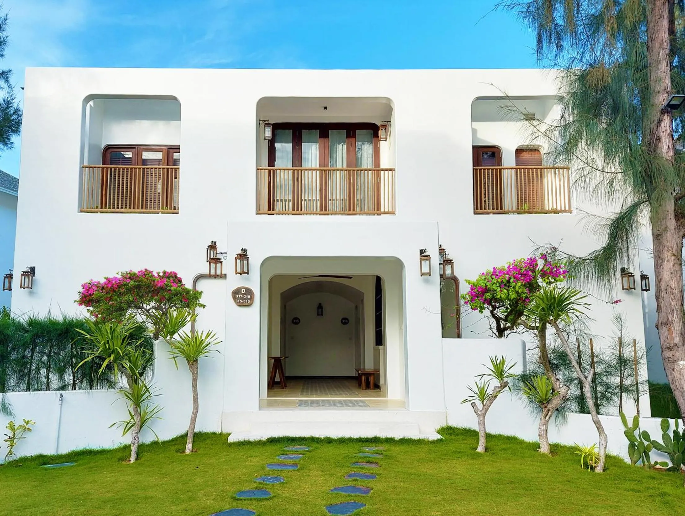 Four-Bedroom Villa with Garden View in Stelia Beach Resort