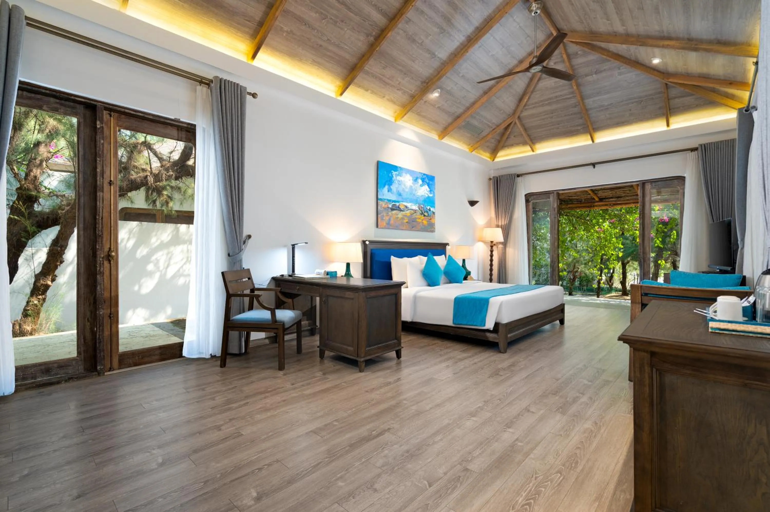 One-Bedroom King Villa with Garden View in Stelia Beach Resort