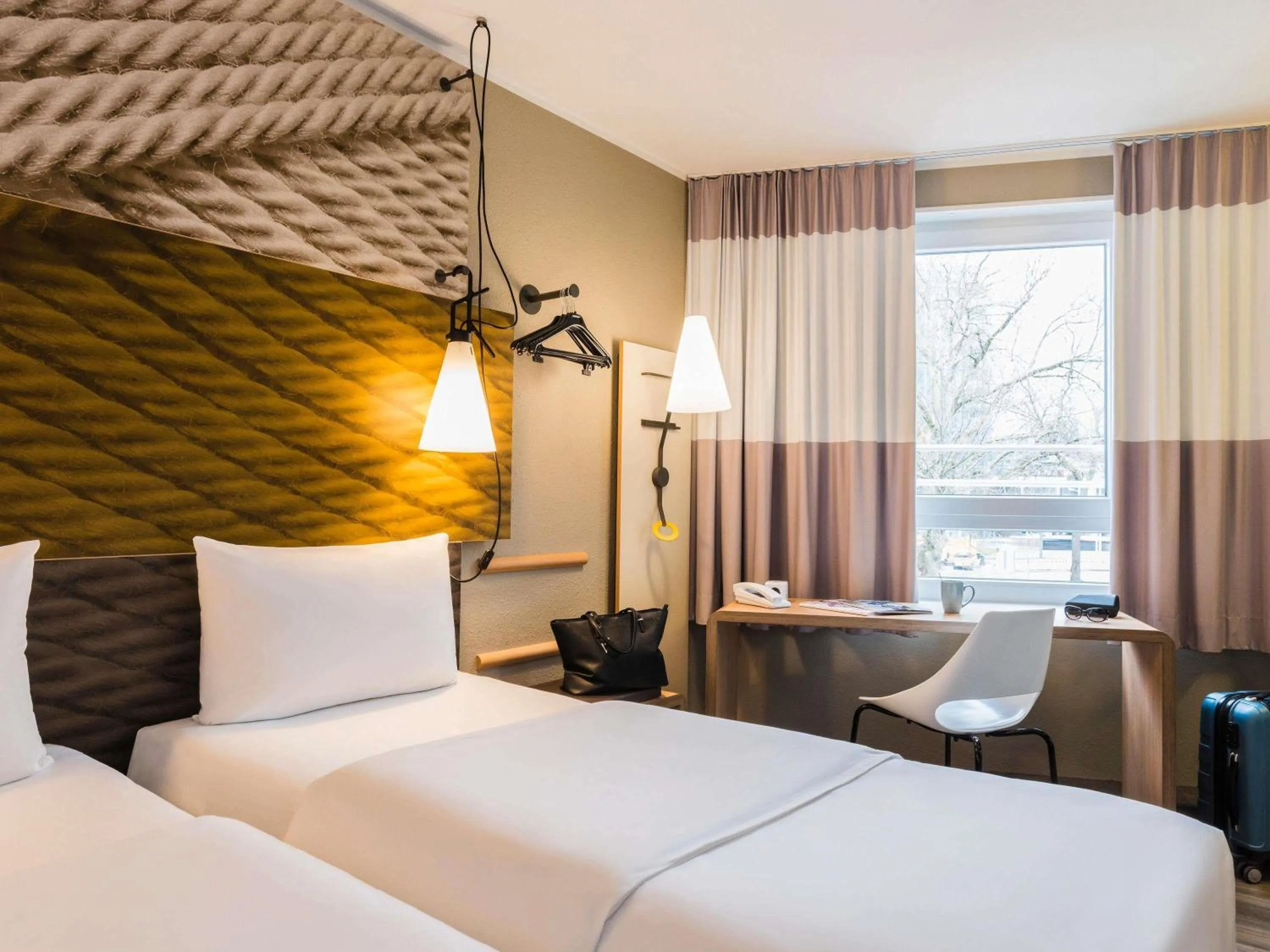 Standard Twin Room in ibis Heidelberg Hauptbahnhof