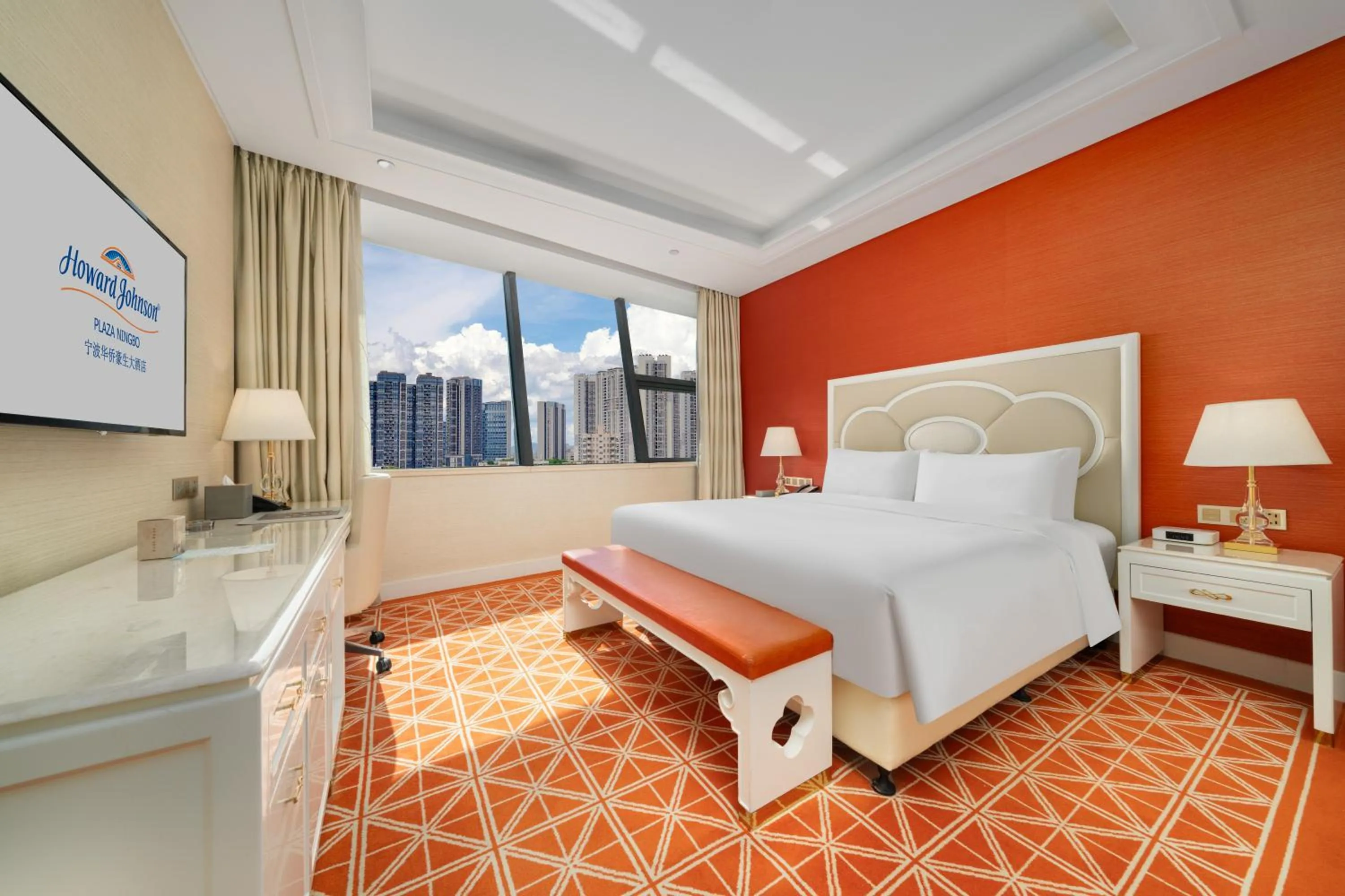 Modern Superior King Room - Non-Smoking in Howard Johnson Plaza Ningbo