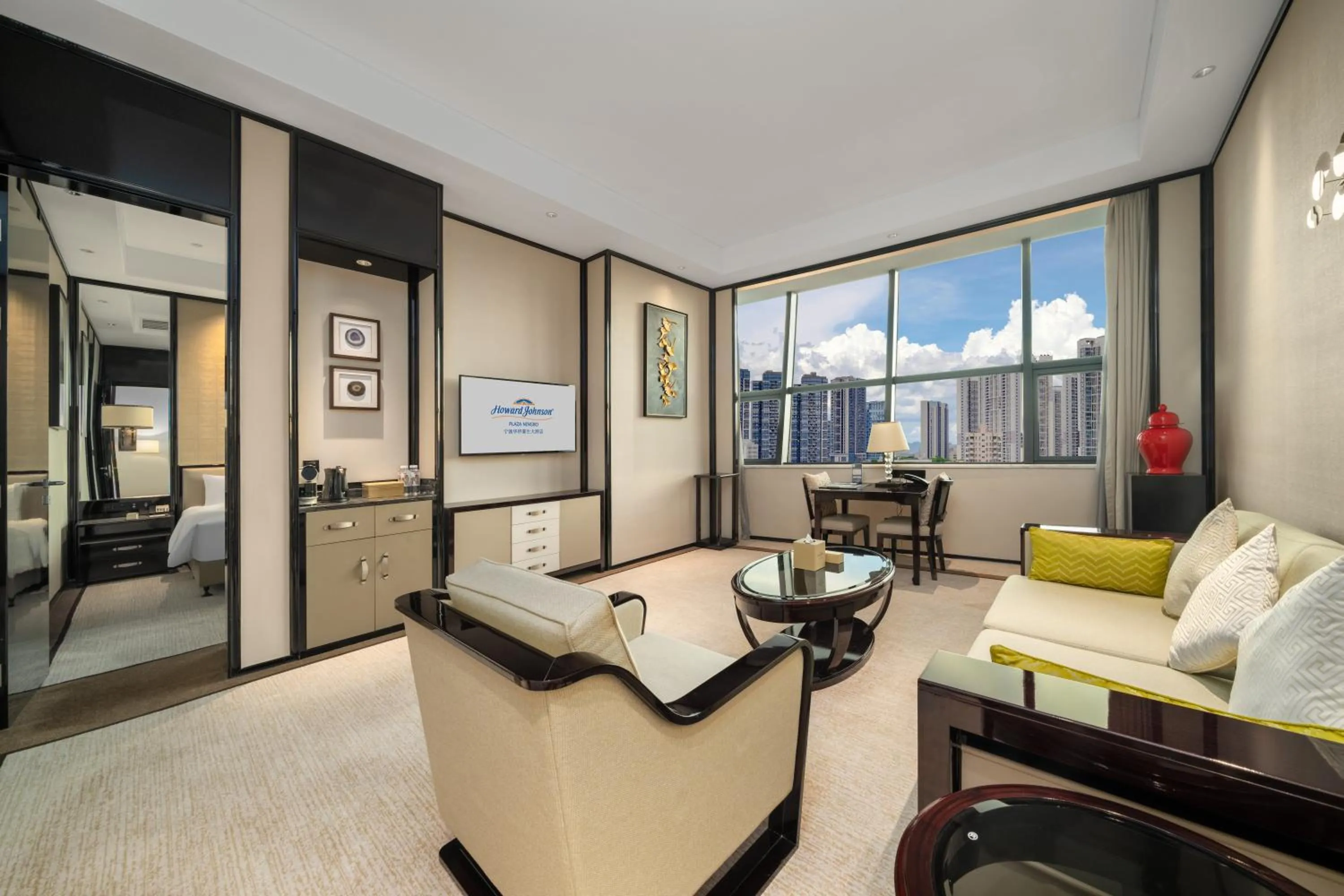 Elegant Classic King Suite - Non-Smoking in Howard Johnson Plaza Ningbo