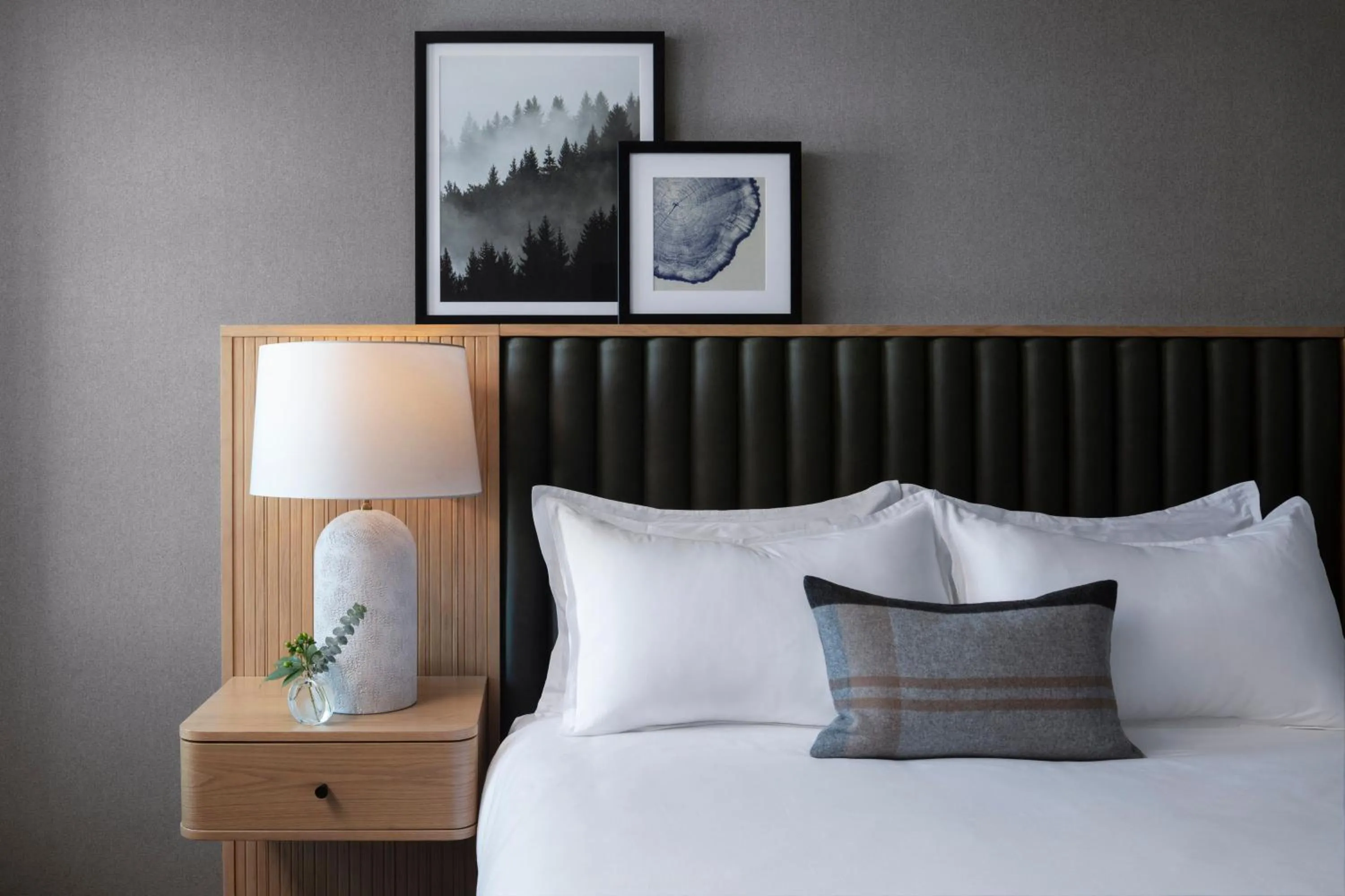 Classic Deluxe Balcony Room - 1 King Bed in Omni Interlocken Hotel