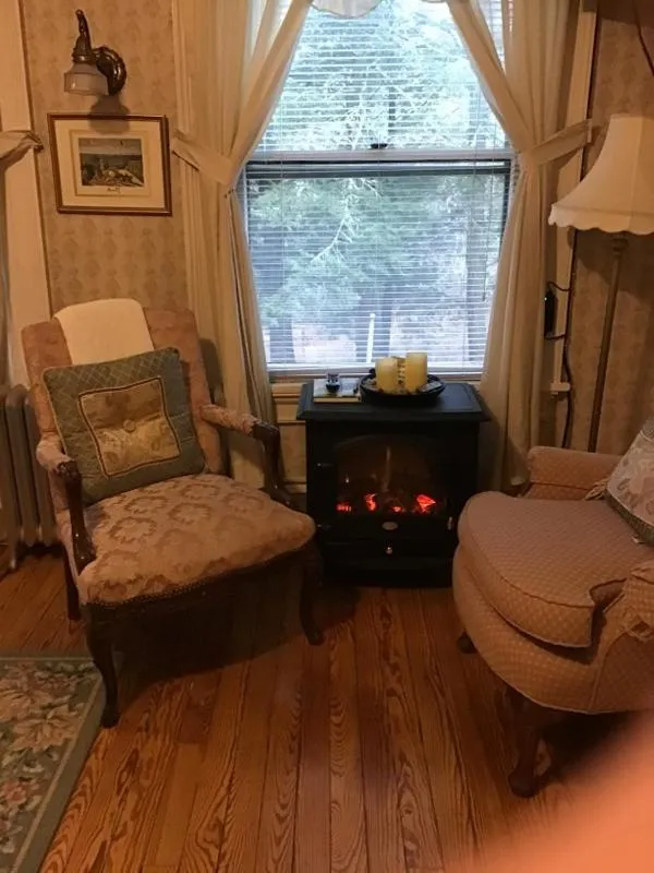 Queen Room with Garden View in Brookview Manor Inn