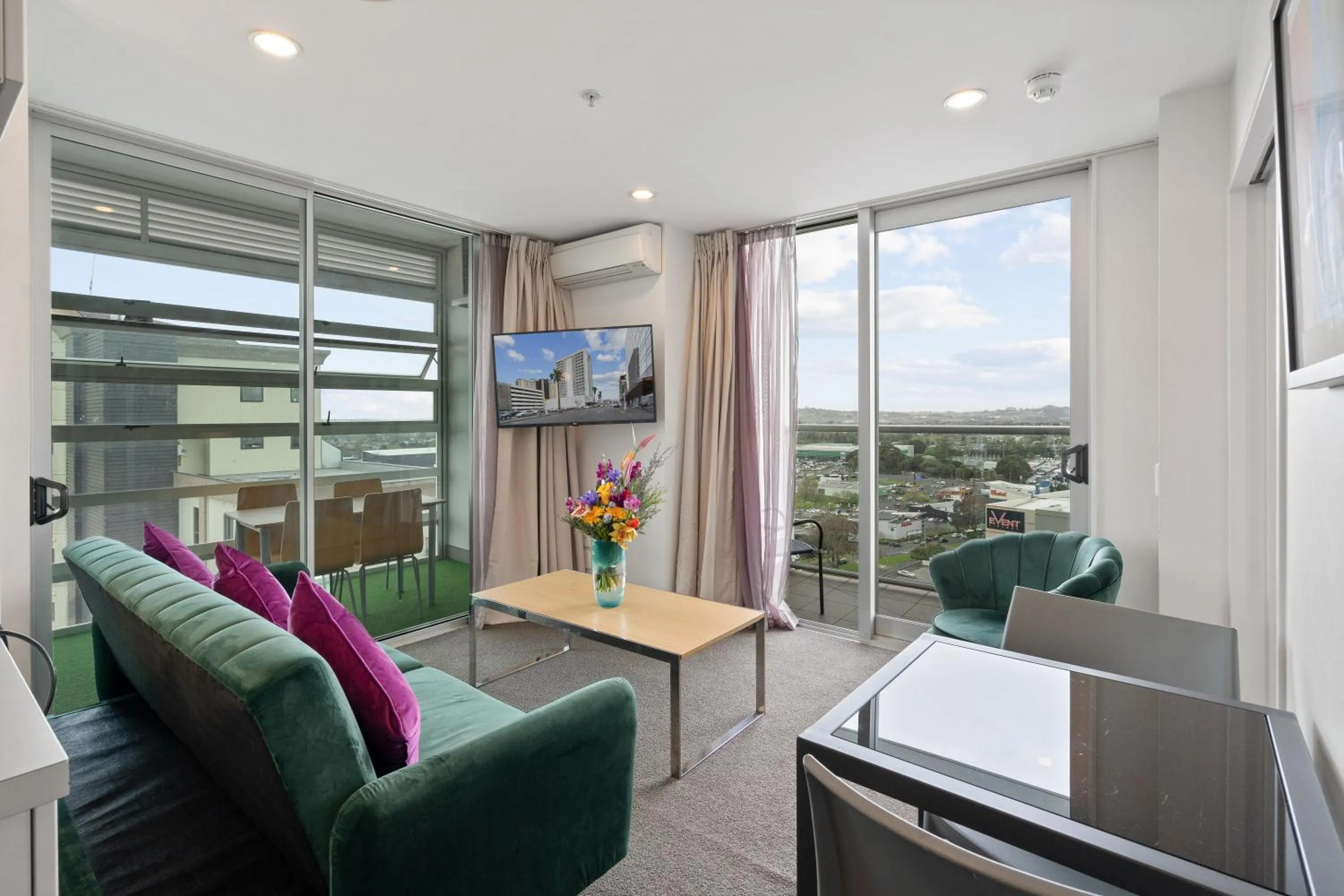 Deluxe Two-Bedroom Apartment in Proximity Apartments Manukau / Auckland Airport