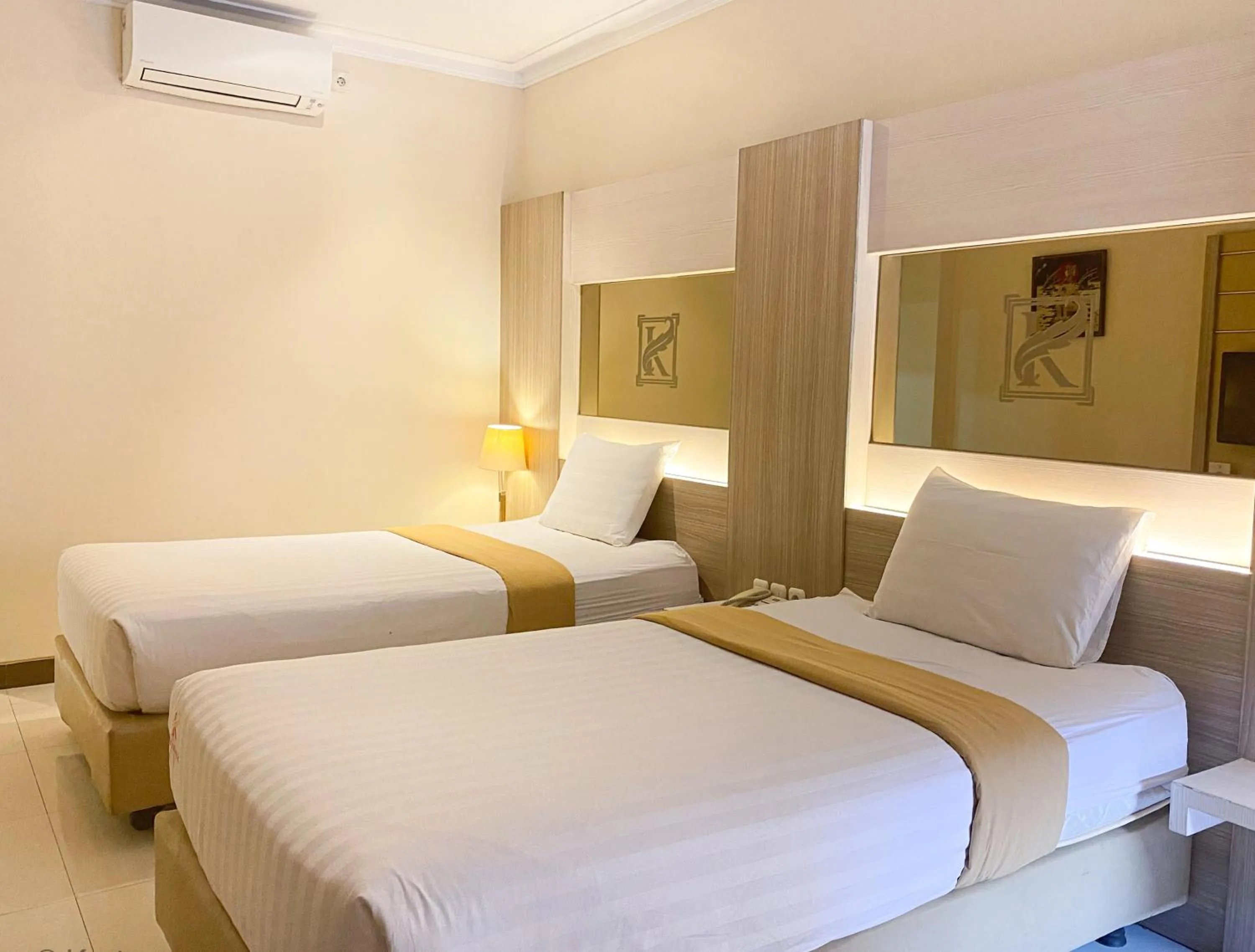 Junior Twin Beds in Kertanegara Premium Guest House