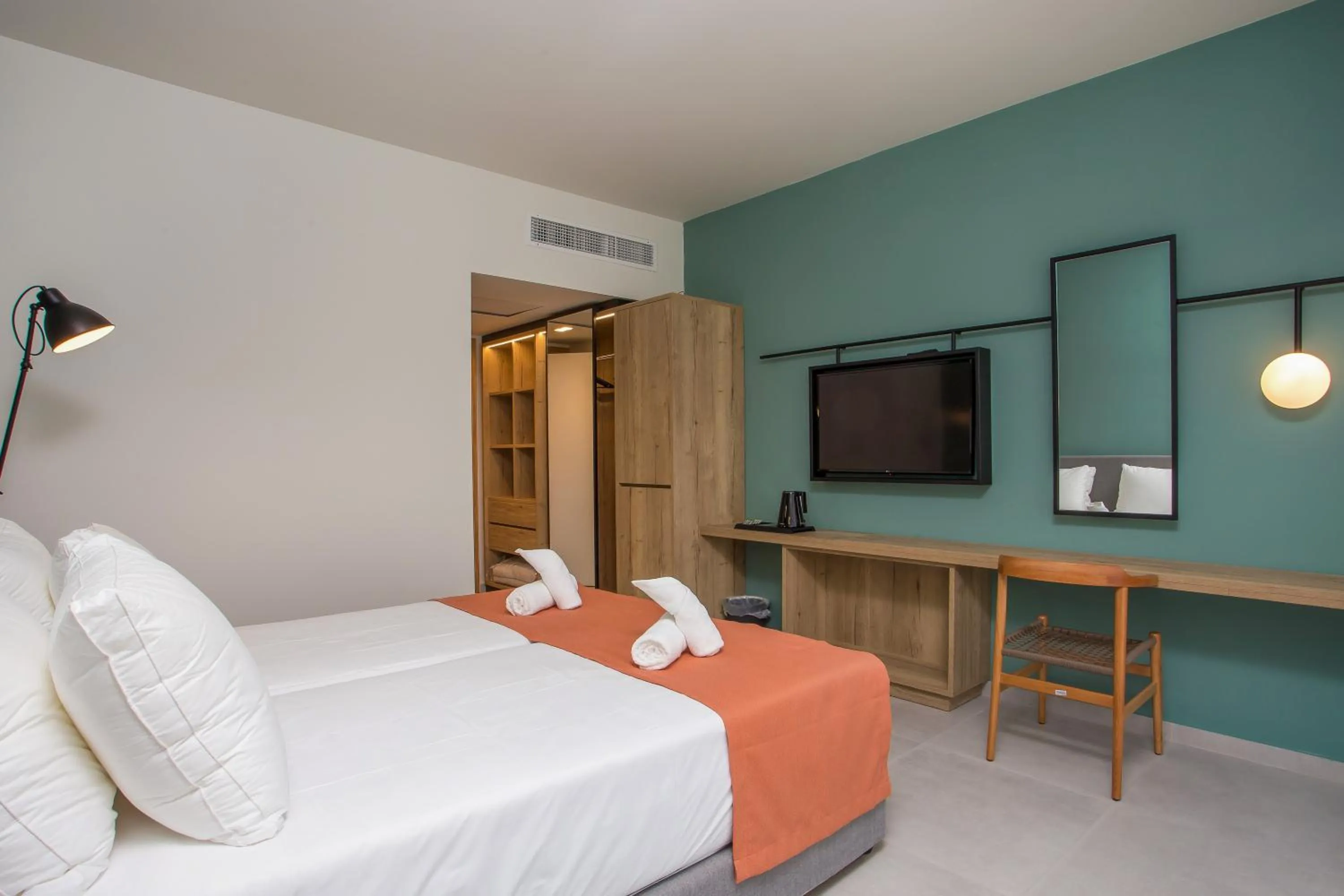 Deluxe Double Room in Mazoren Art Hotel