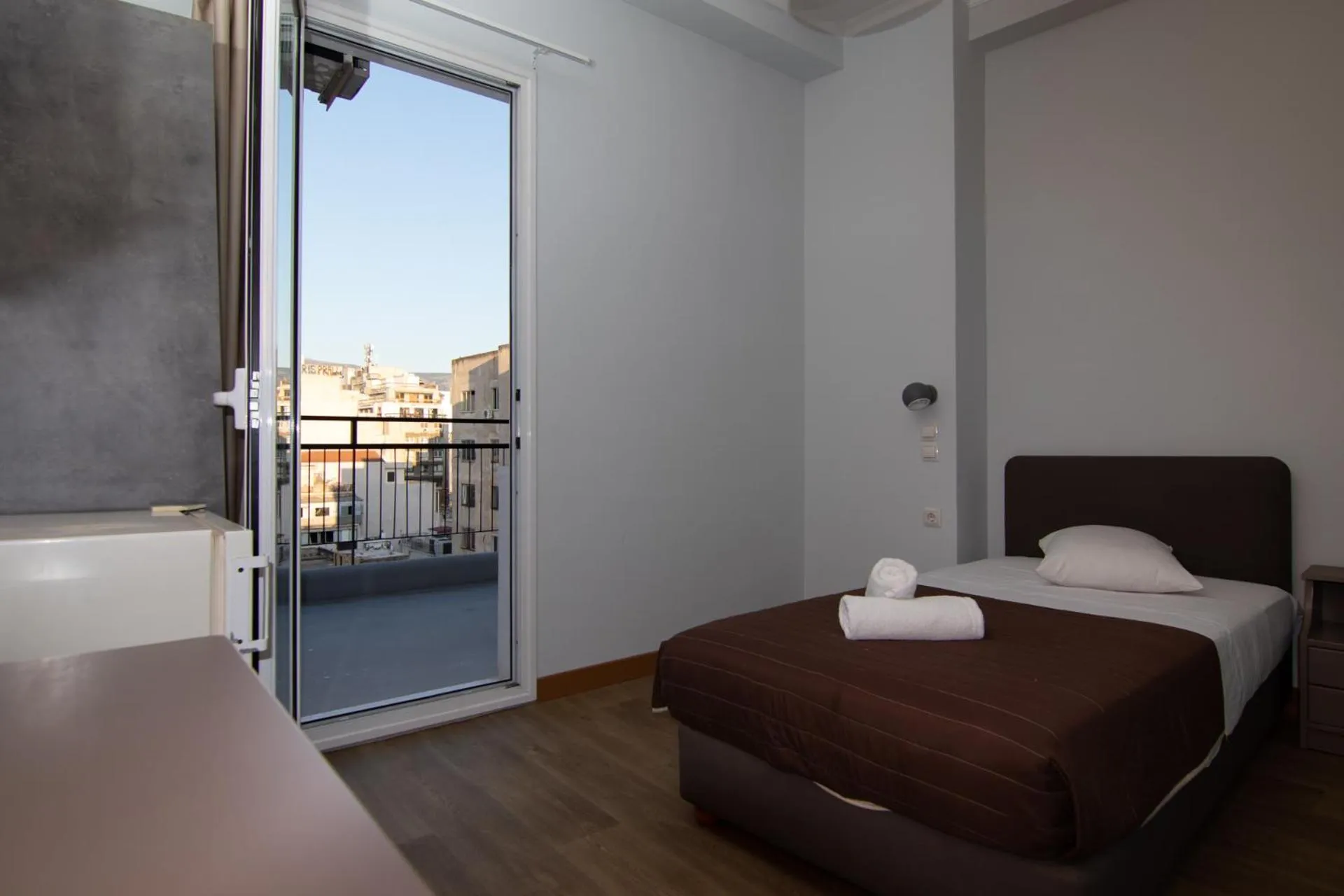 Single Room with Private Bathroom in Athens Hawks