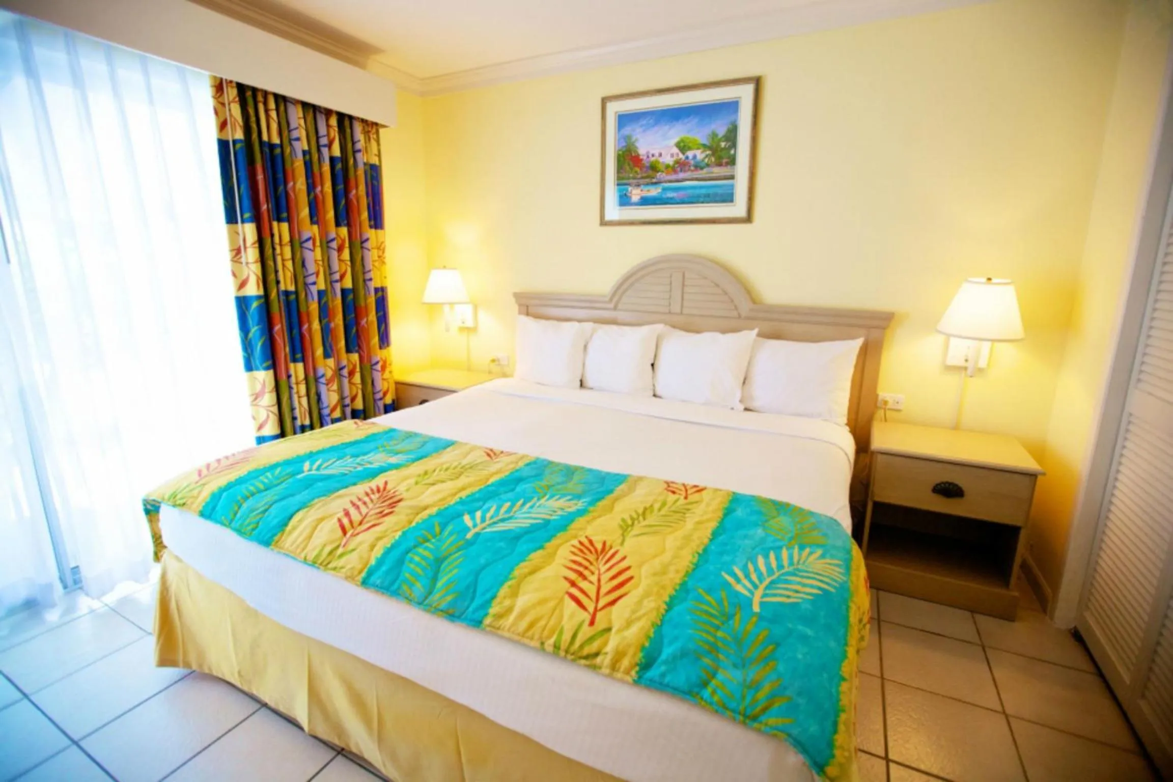 One Bedroom King Suite - Non-Smoking in Bay View Suites Paradise Island