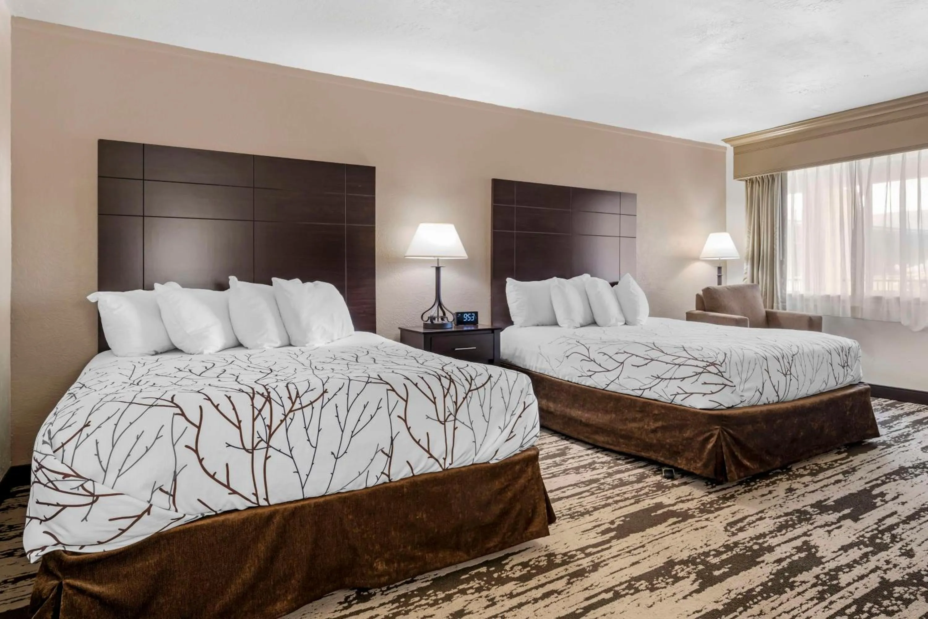 Two-Bedroom Queen Suite with Two Queen Beds, Sofa Bed and Balcony - Upstairs/Non-Smoking in Best Western Prescottonian