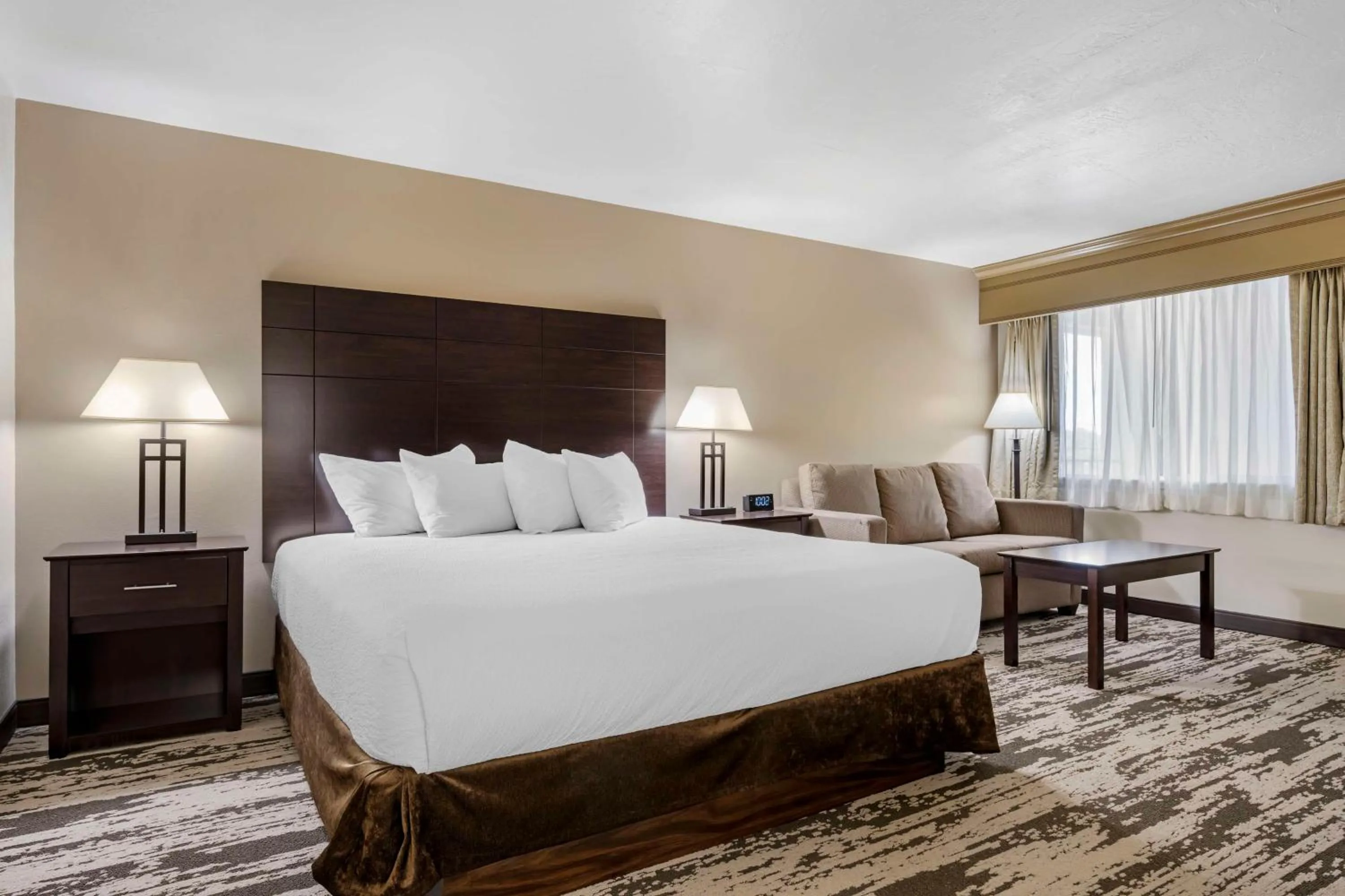 Large King Room with Sofa Bed - Non-Smoking in Best Western Prescottonian