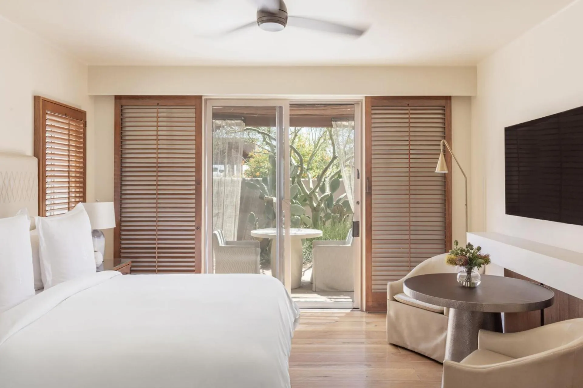 Patio Fire Pit Casita Room with King Bed in Four Seasons Resort Scottsdale at Troon North