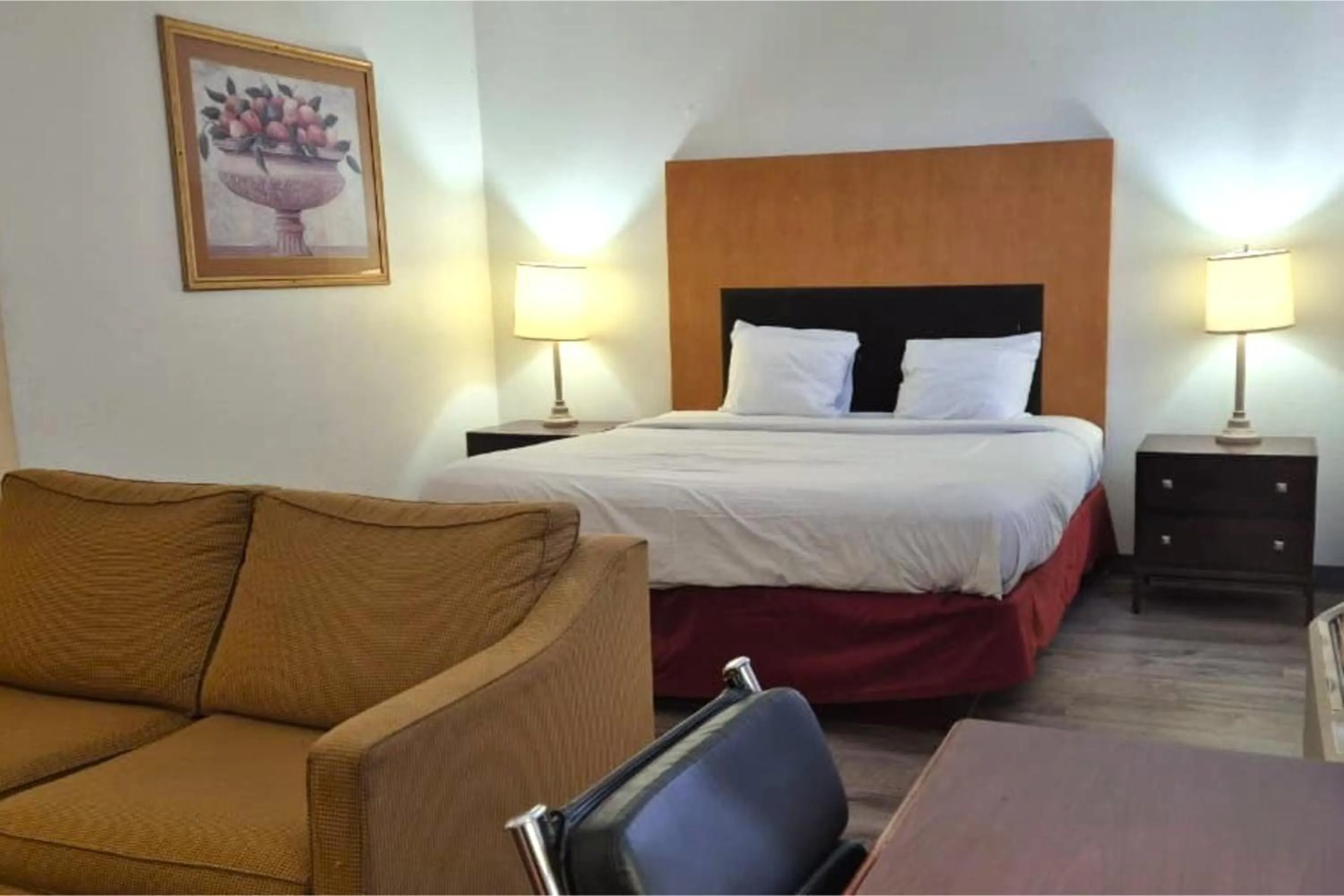 King Bed Accessible Non-Smoking in Kings Inn By OYO Calumet Park I-57