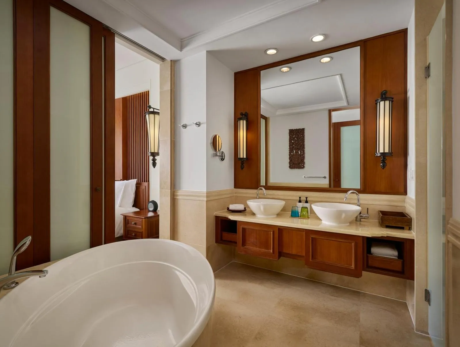 1 King Premium Balcony Garden View in InterContinental Xishuangbanna Resort by IHG