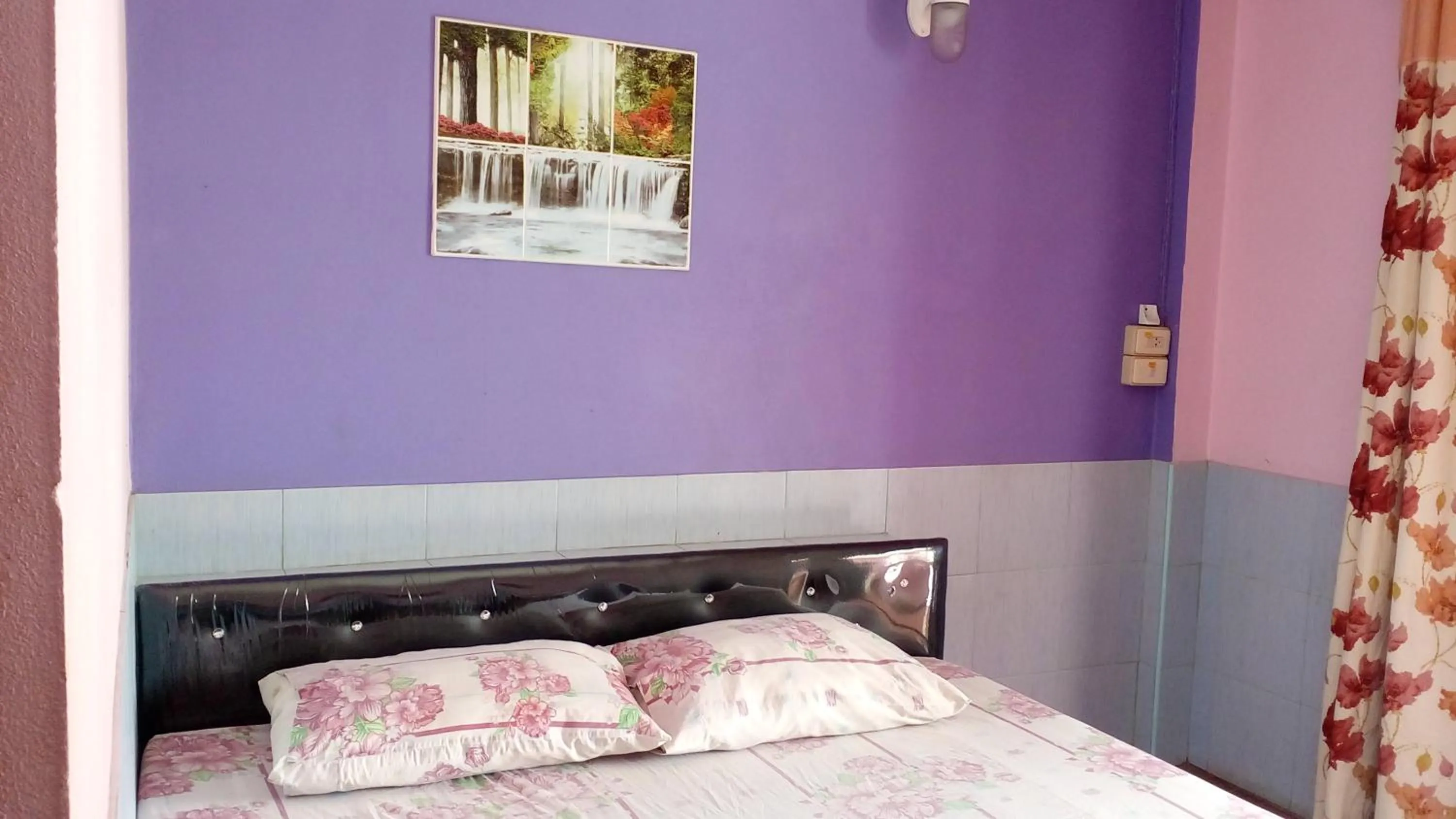 Superior Double Room with Fan in RuengsriSiri Guesthouse