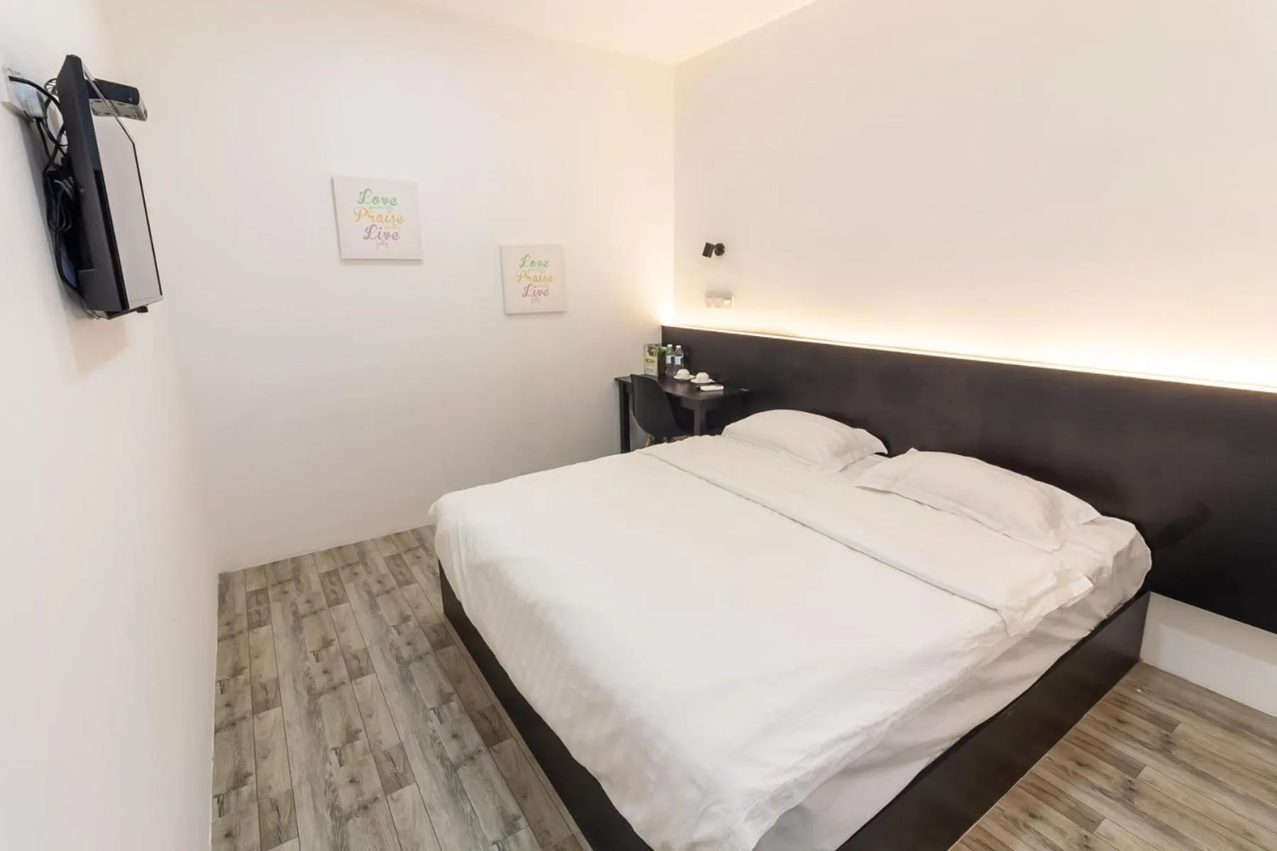 Superior King Room in Tambun Warm Hotel