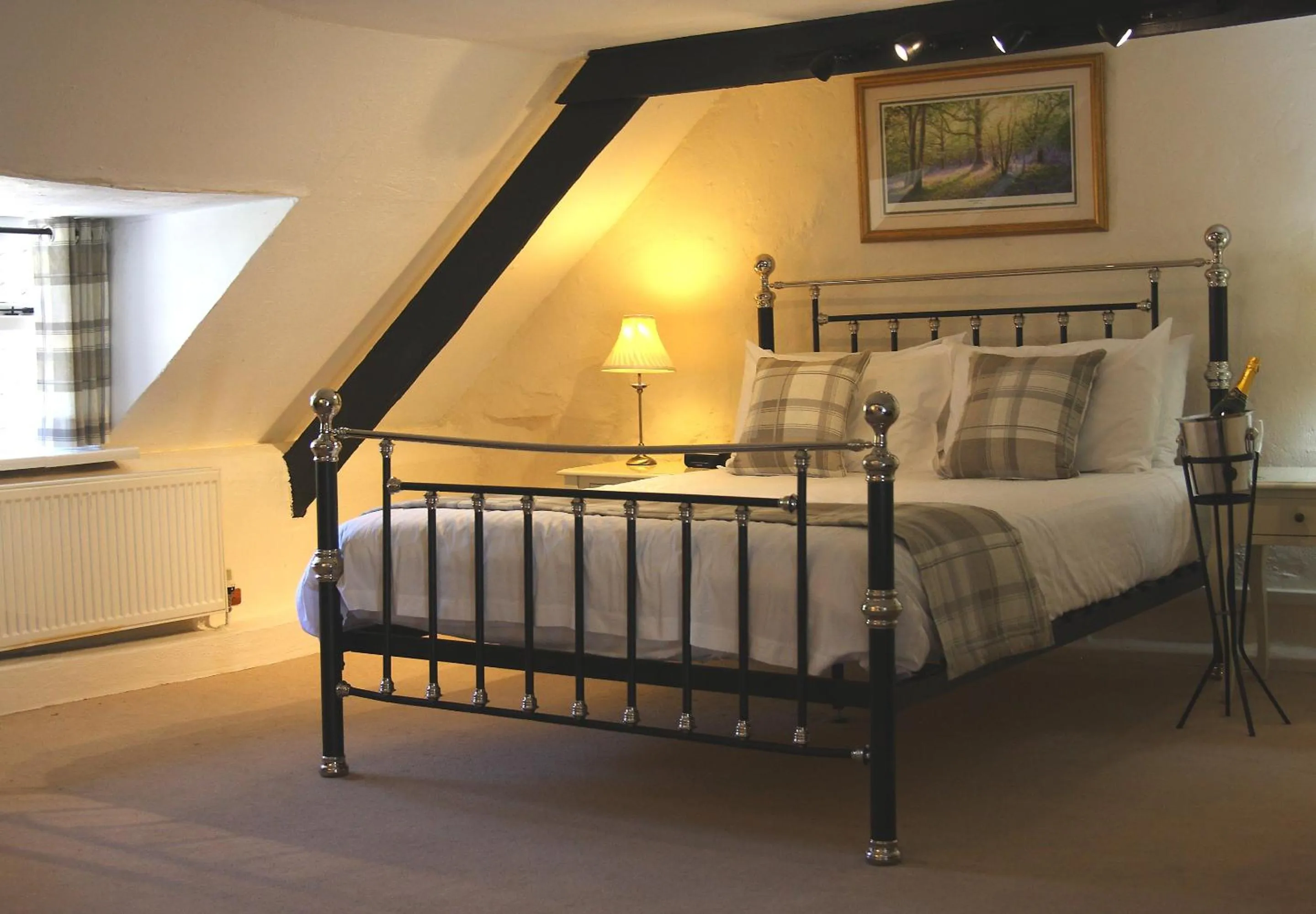 Superior Quadruple Room in Bearslake Inn