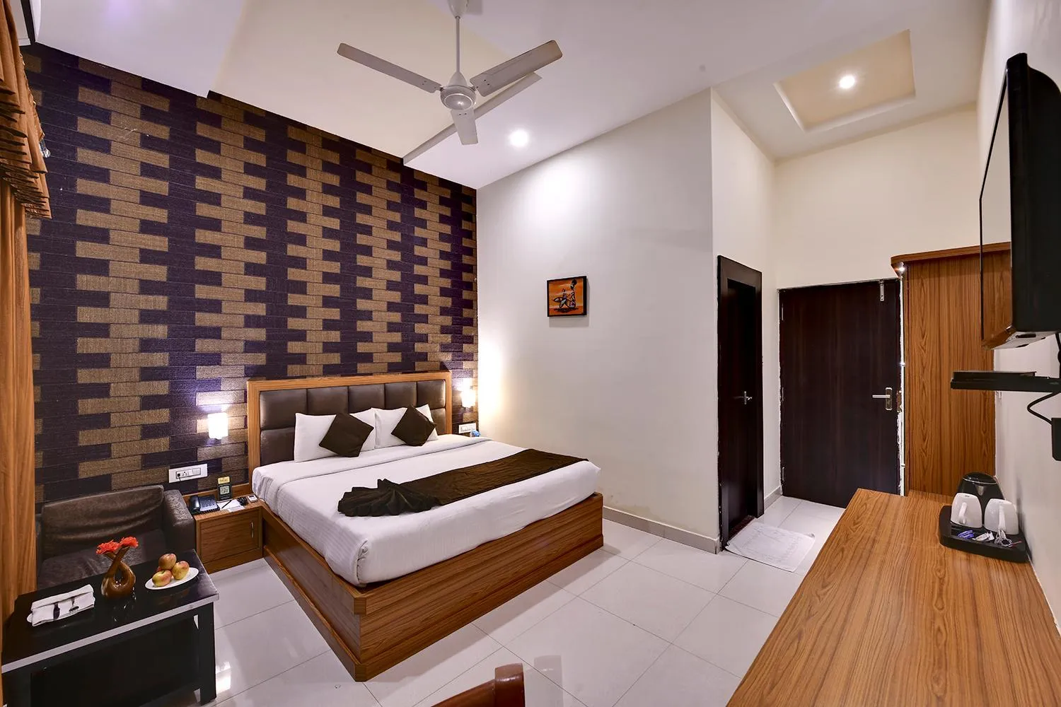 Deluxe Double Room in GenX Mirzapur