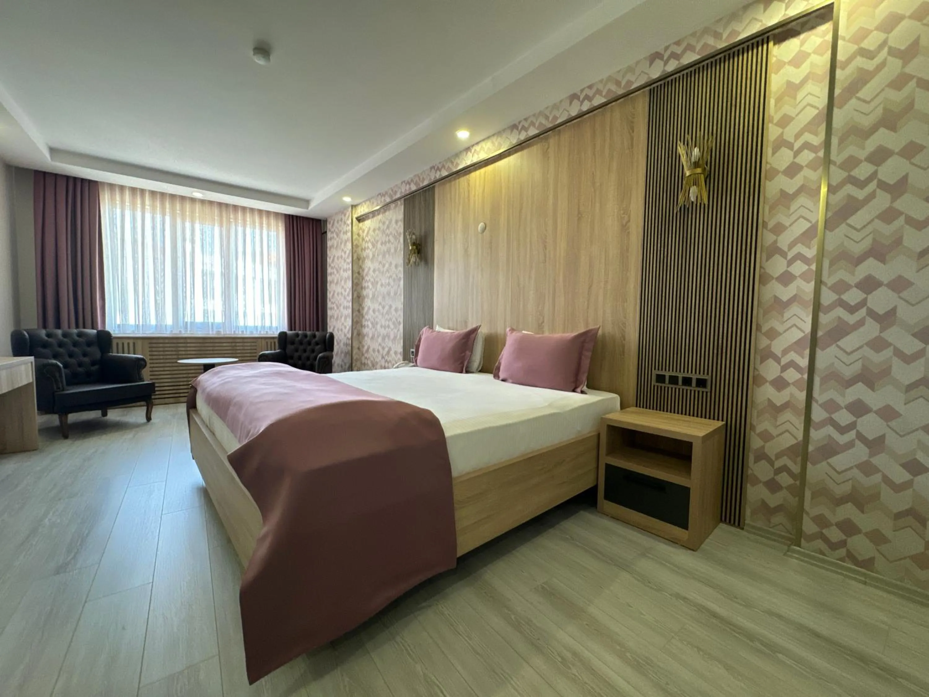 Queen Suite with Spa Bath in KORKMAZ OTEL