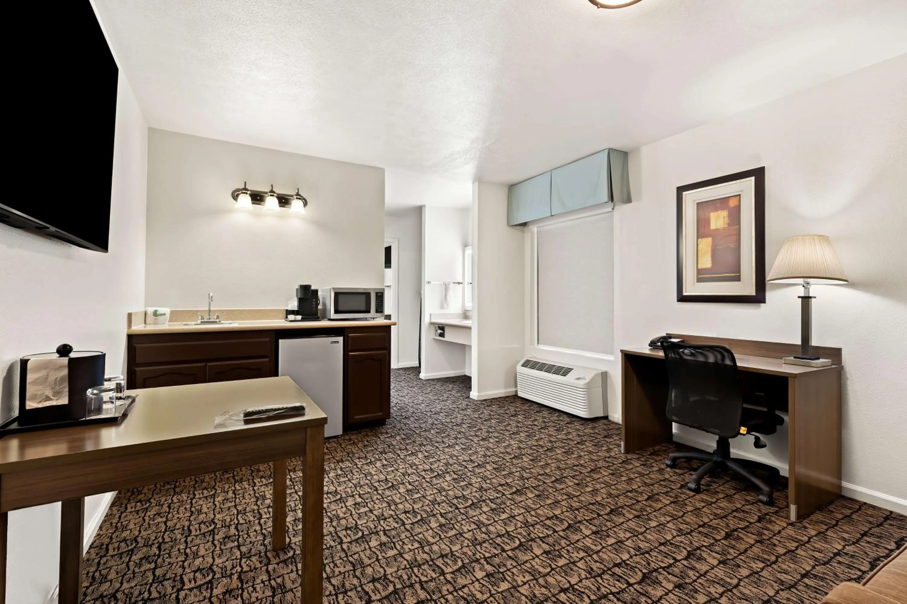 King Suite with Sofa Bed - Non-Smoking in Best Western El Centro Inn