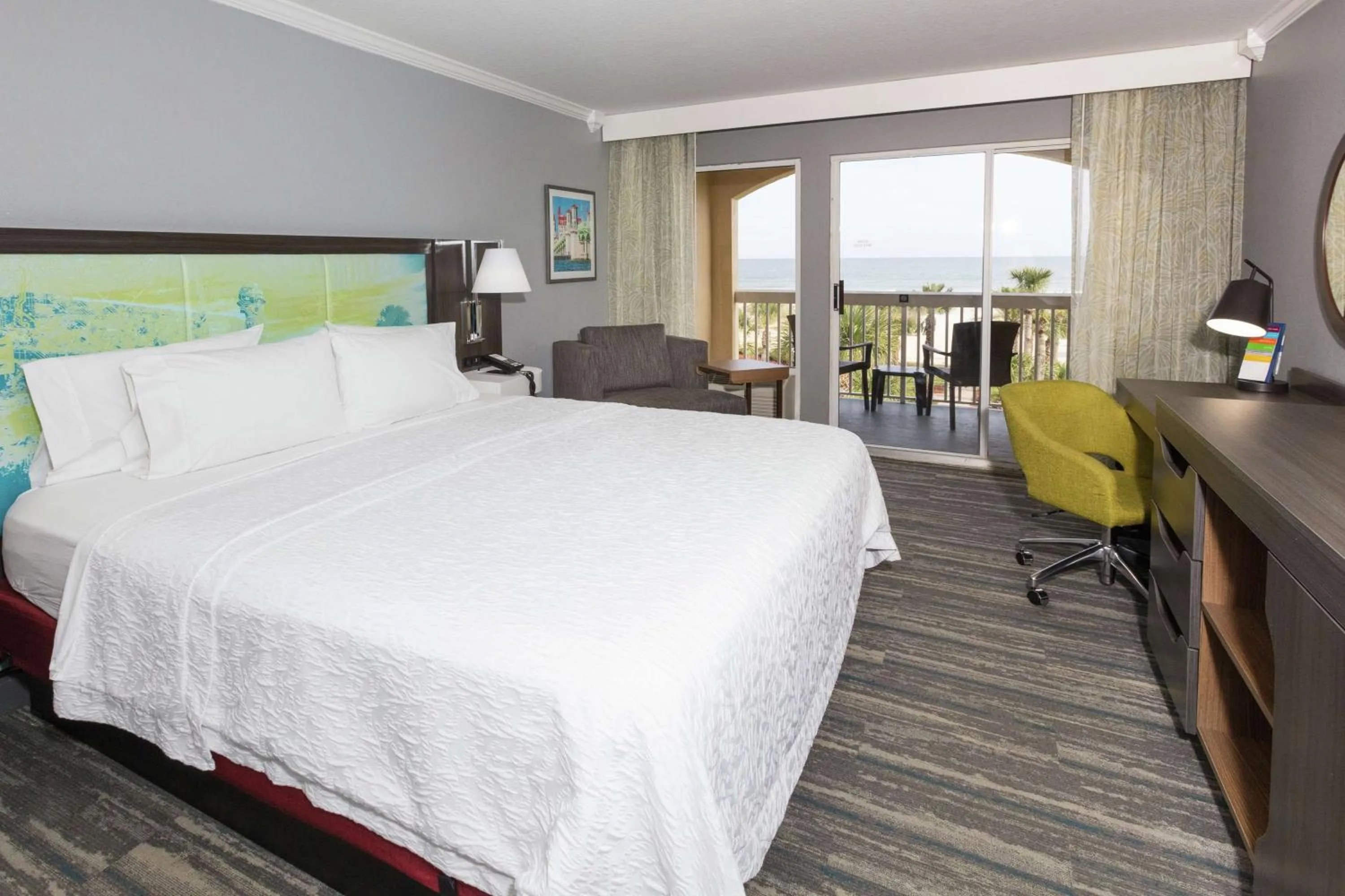 King Room in Hampton Inn Saint Augustine Beach