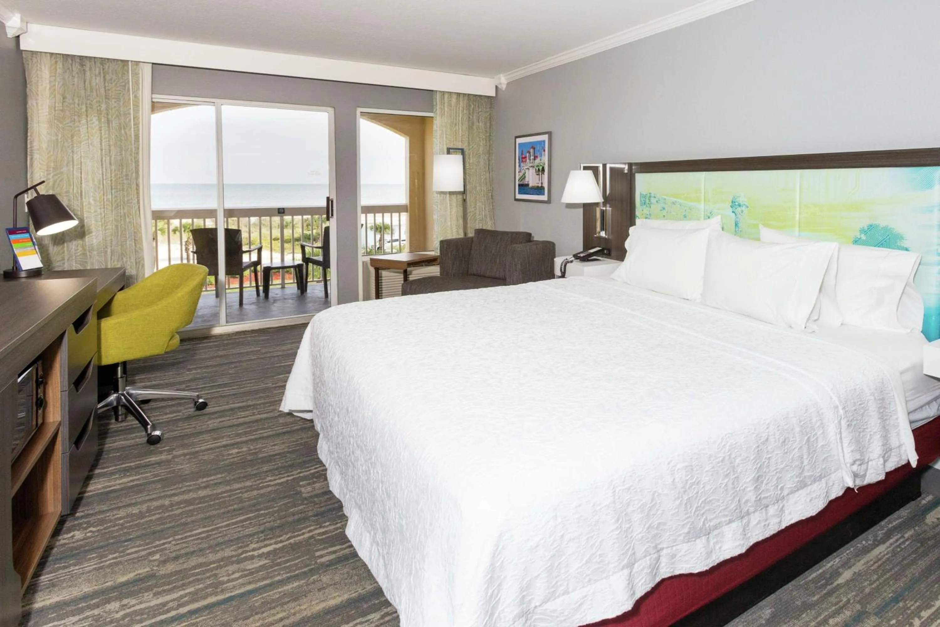 Non-Smoking Deluxe King Room with Balcony in Hampton Inn Saint Augustine Beach