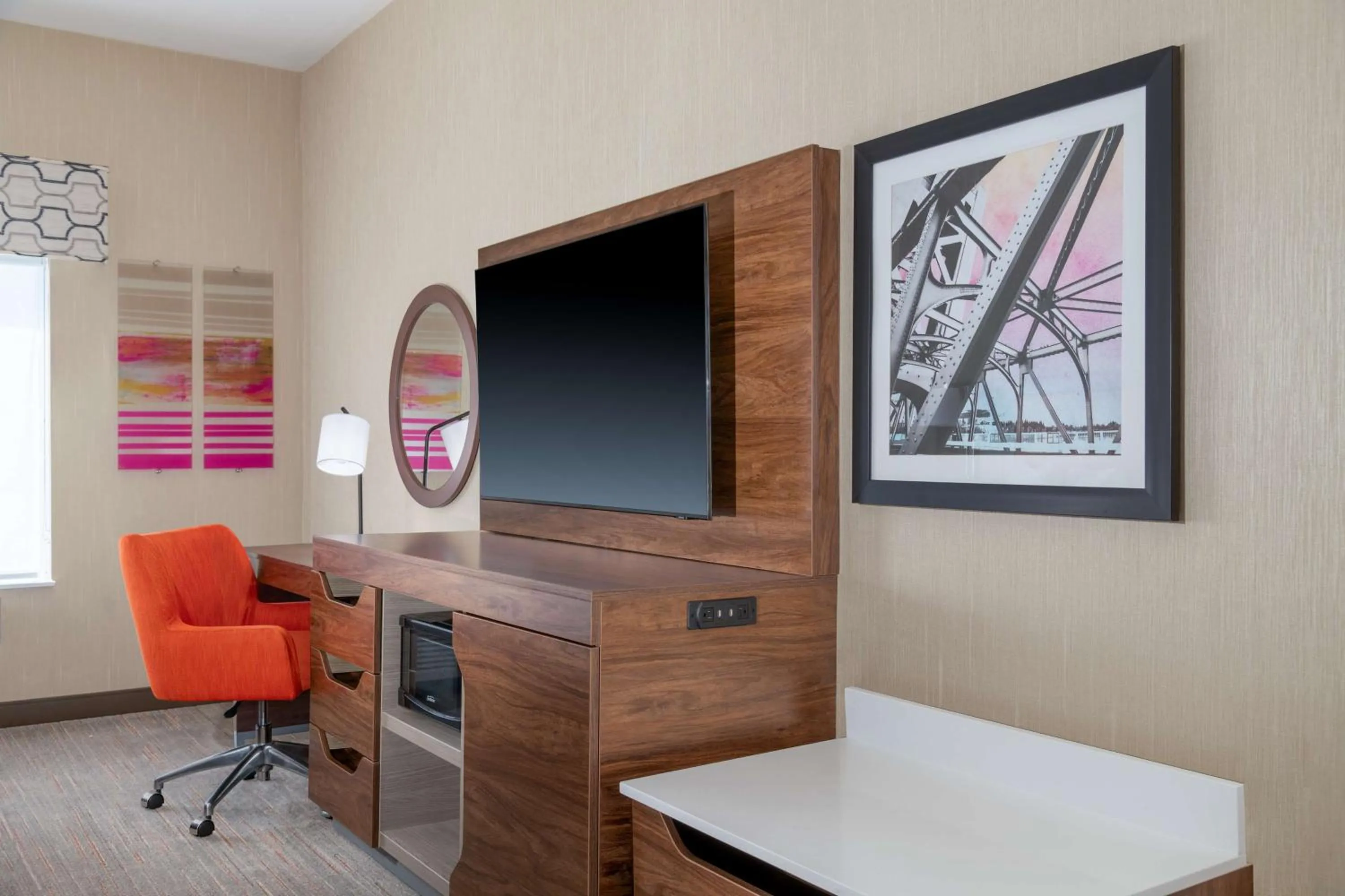 King Room - Hearing Access/Non-Smoking in Hampton Inn & Suites Sacramento-Auburn Boulevard